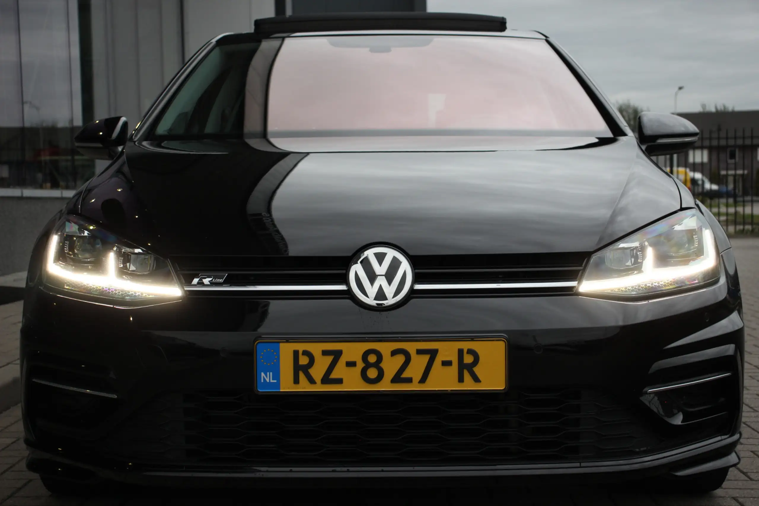 Volkswagen - Golf