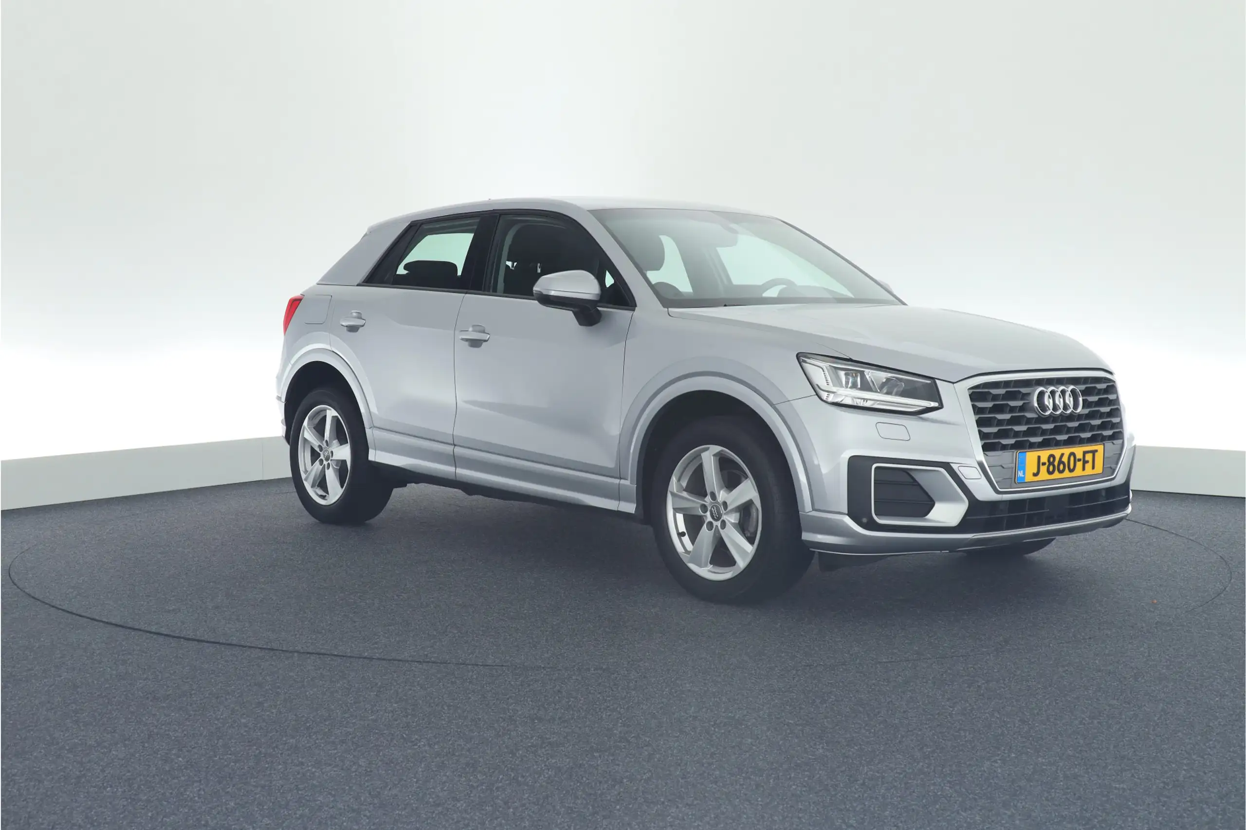 Audi - Q2