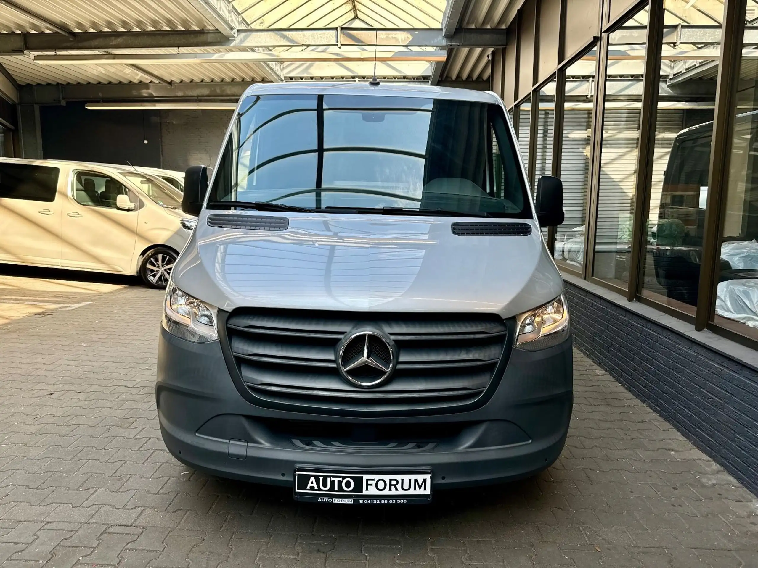 Mercedes-Benz - Sprinter