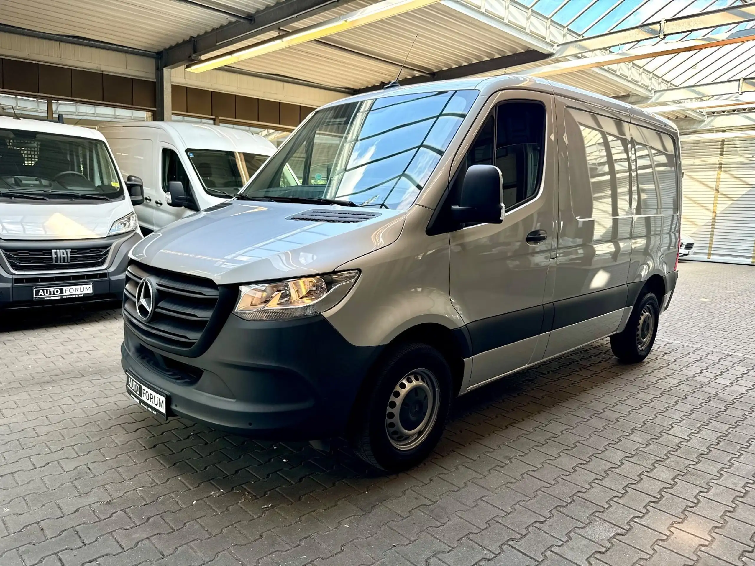 Mercedes-Benz - Sprinter