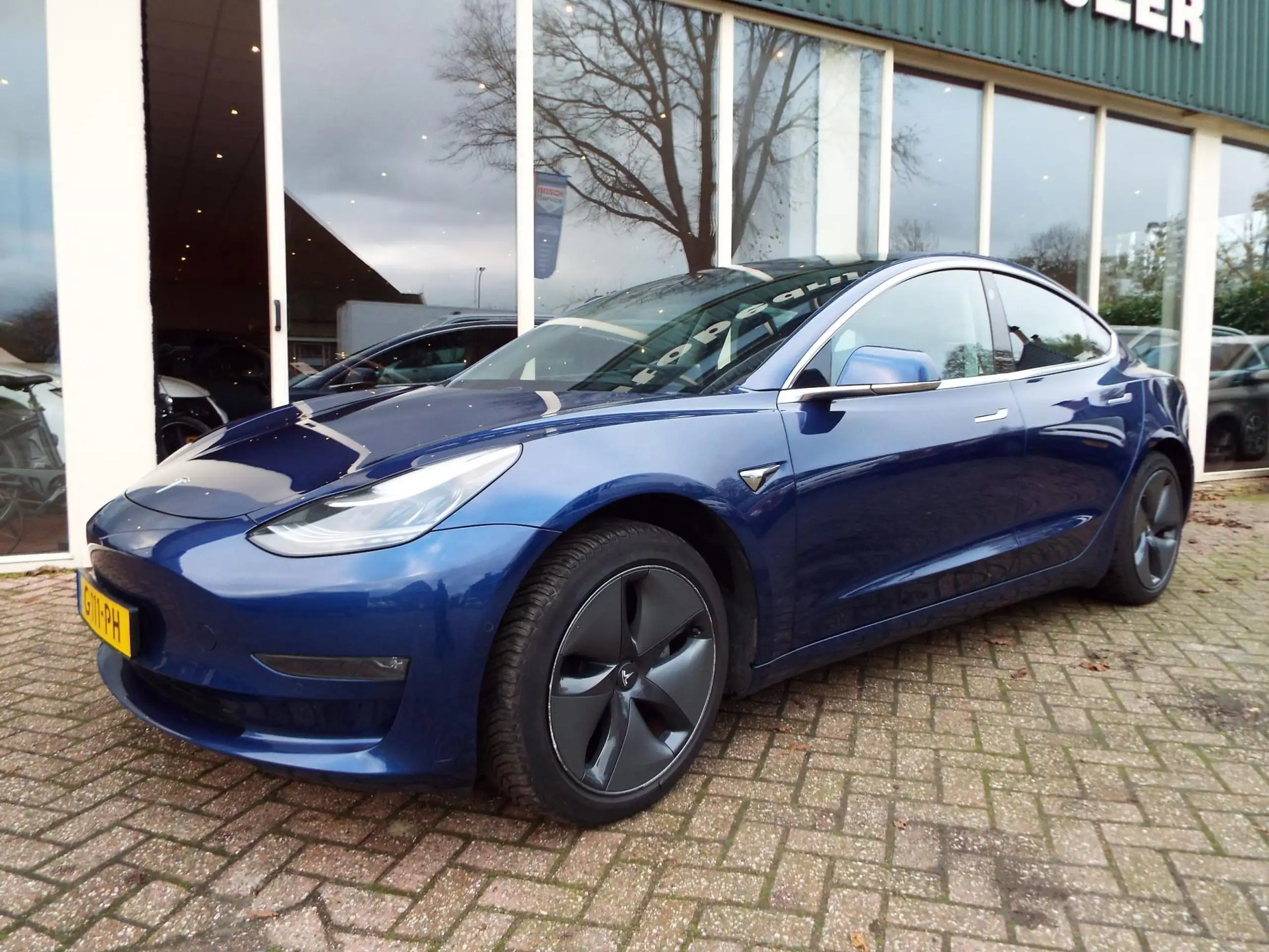 Tesla - Model 3