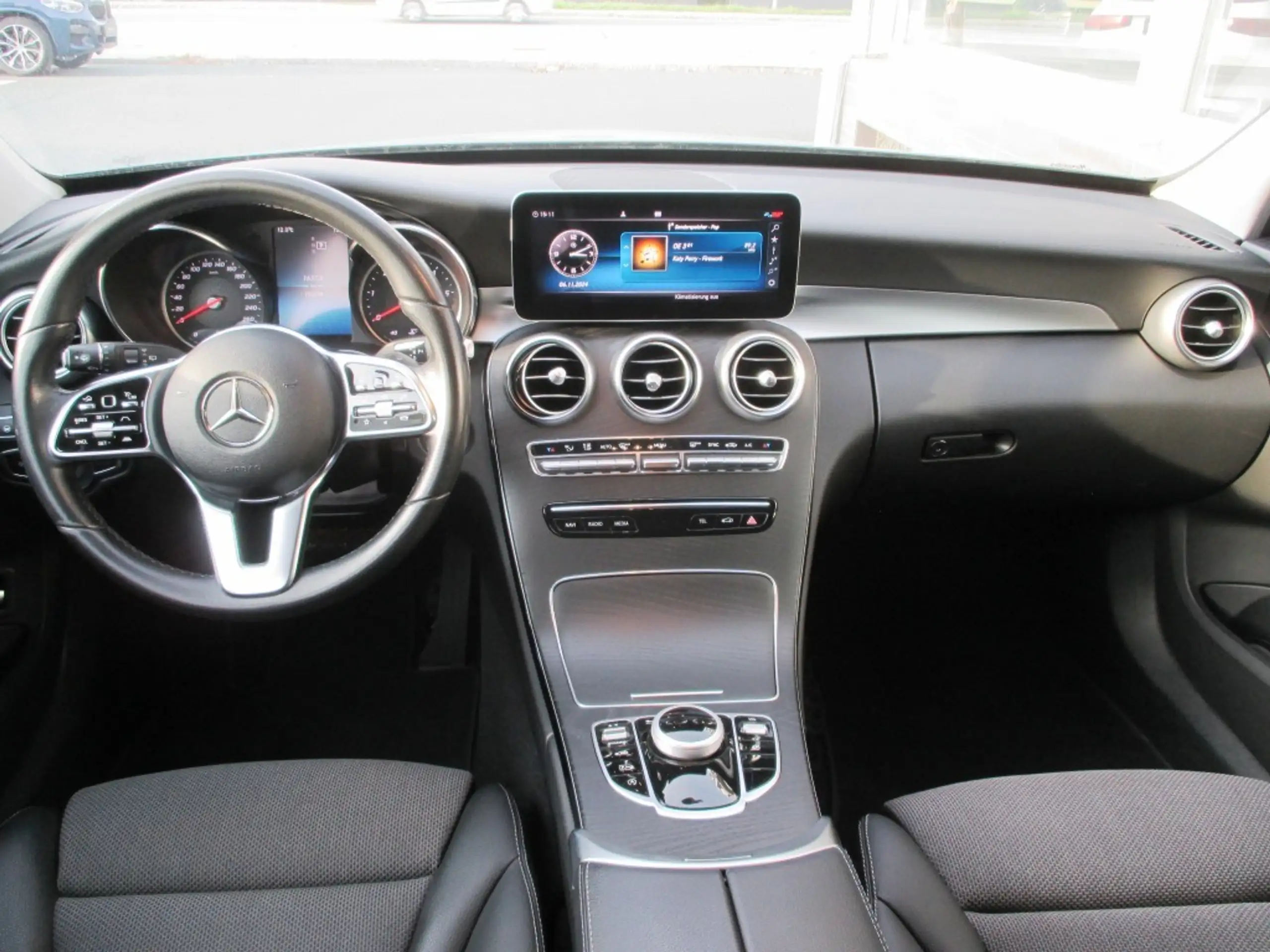 Mercedes-Benz - C 220