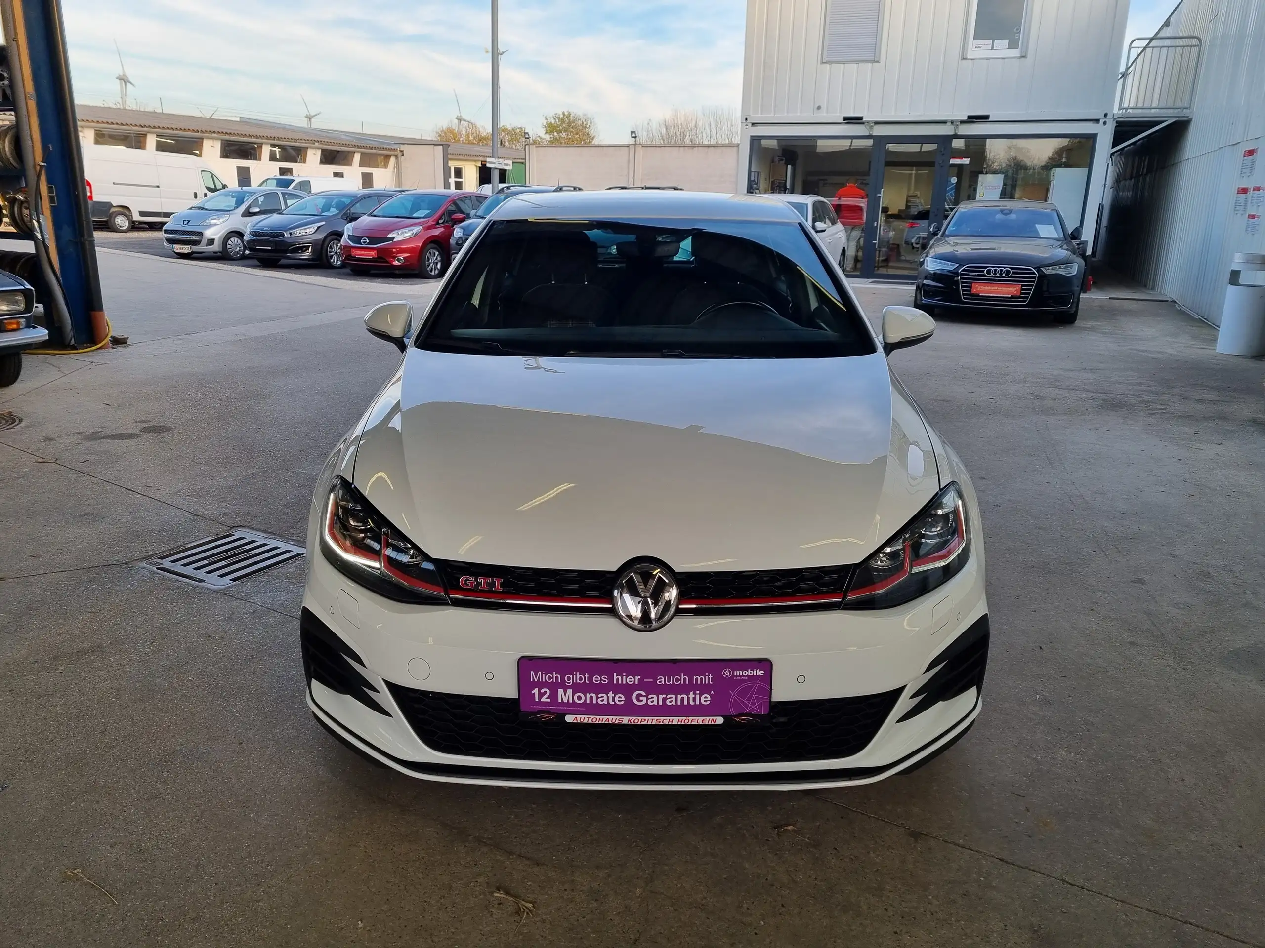 Volkswagen - Golf GTI