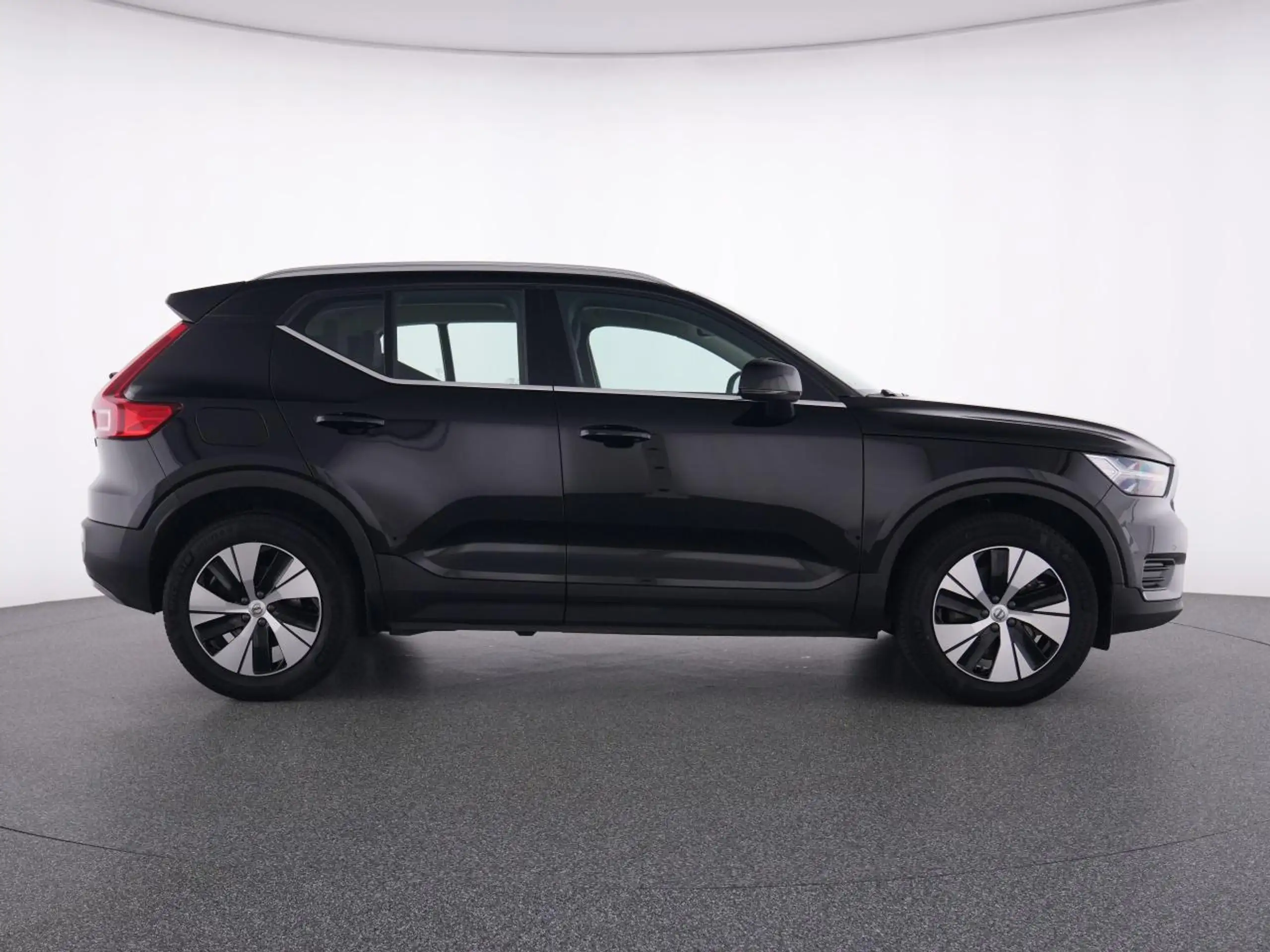 Volvo - XC40