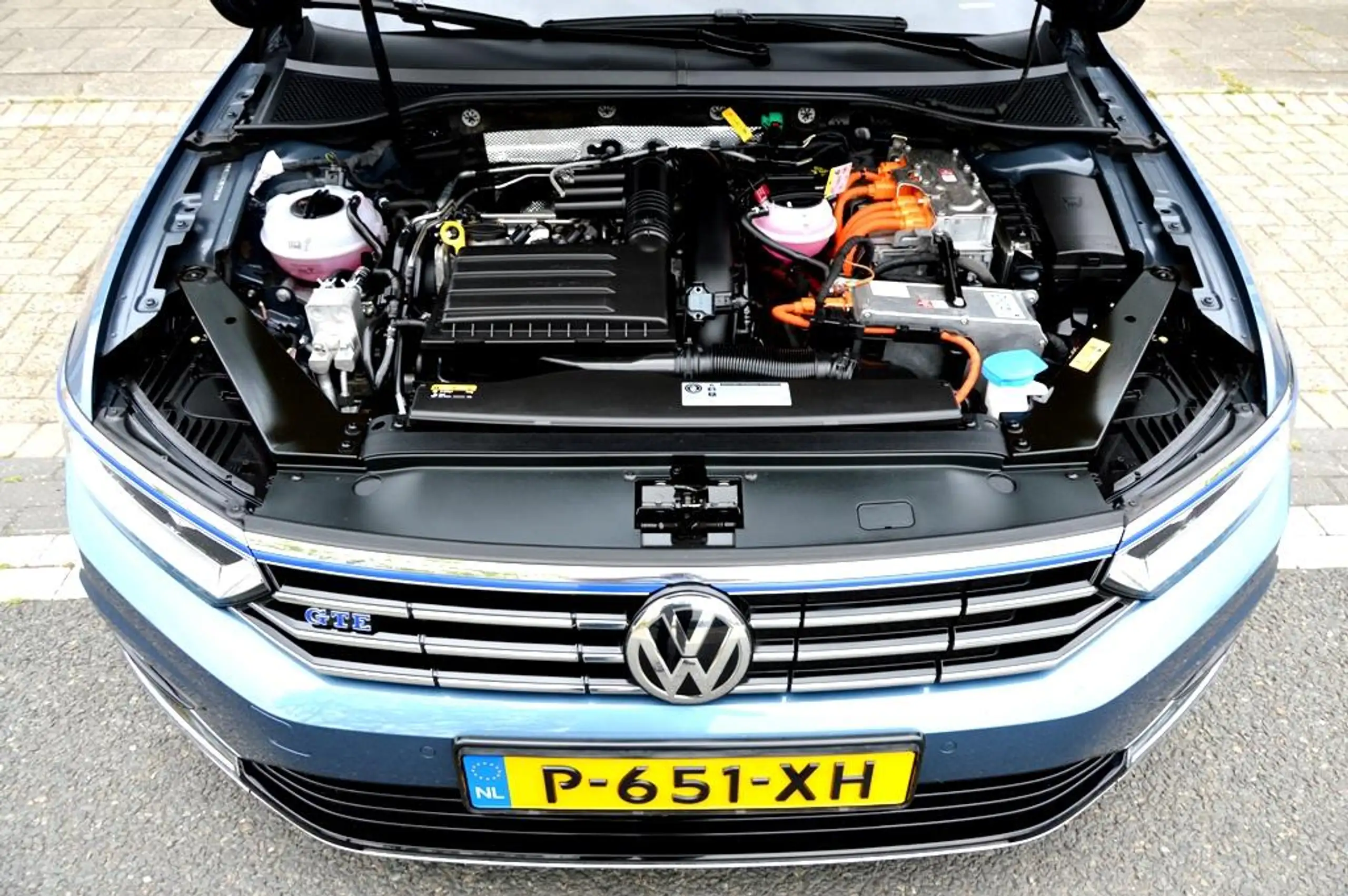 Volkswagen - Passat