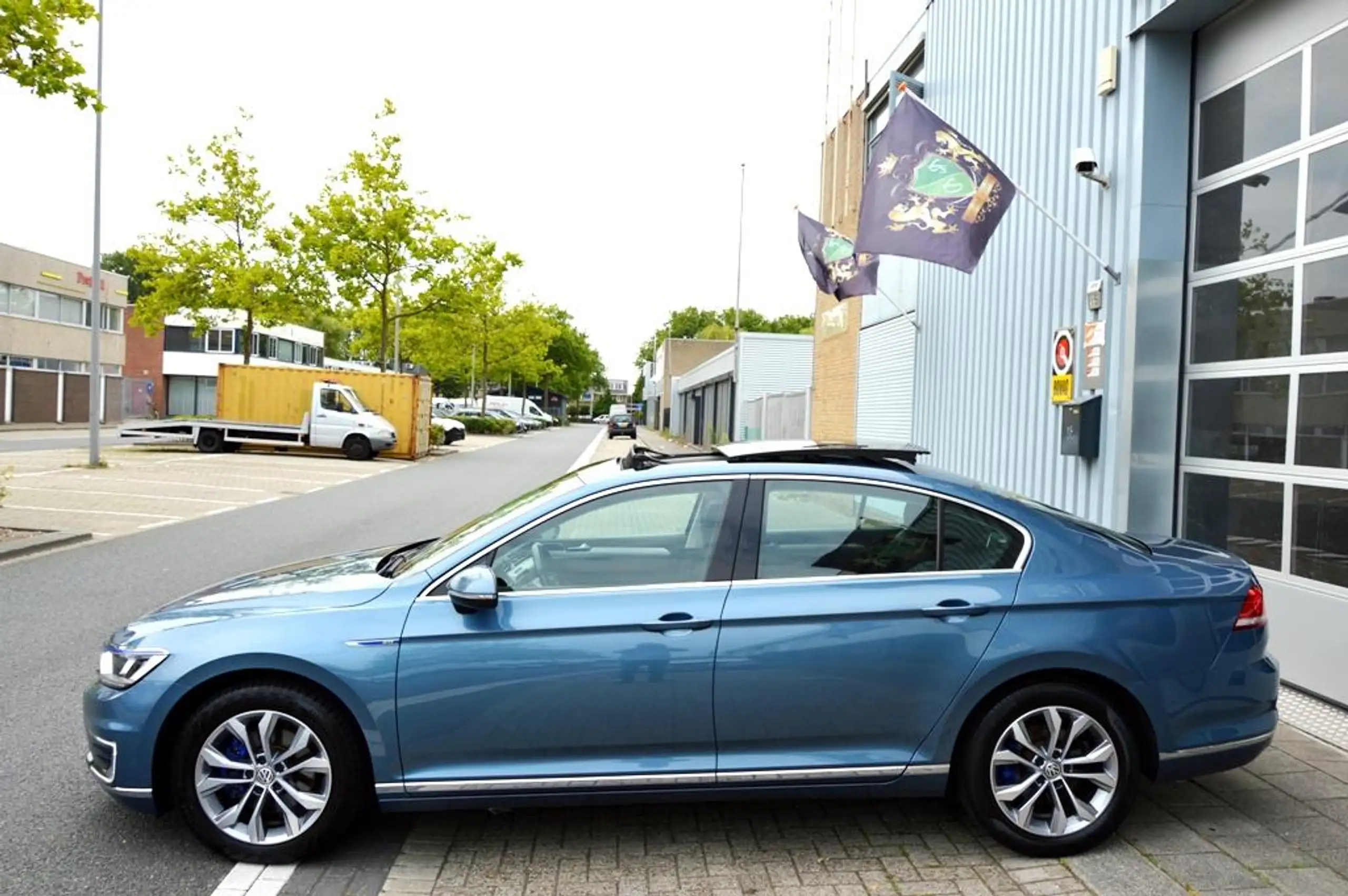 Volkswagen - Passat