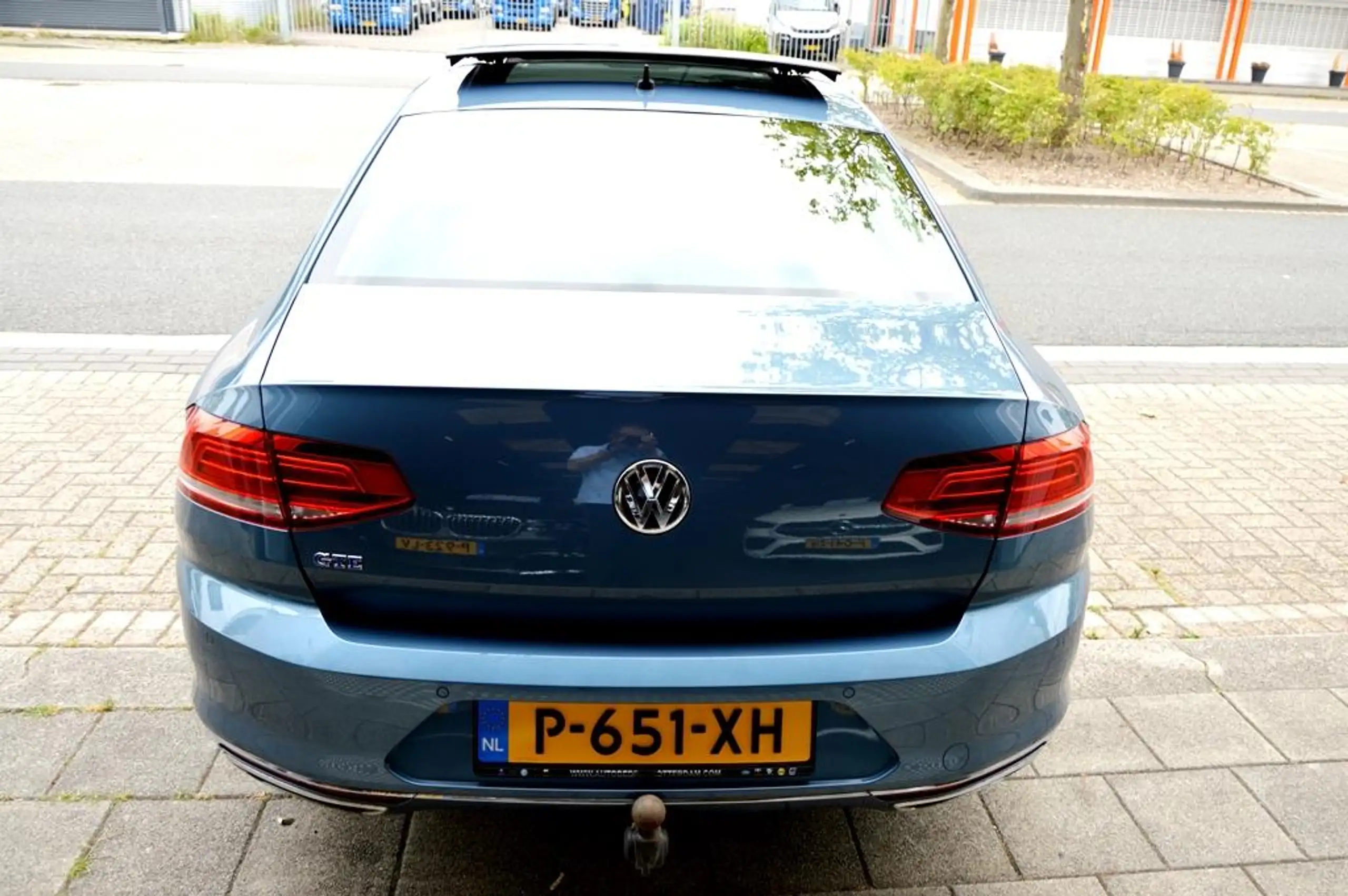 Volkswagen - Passat