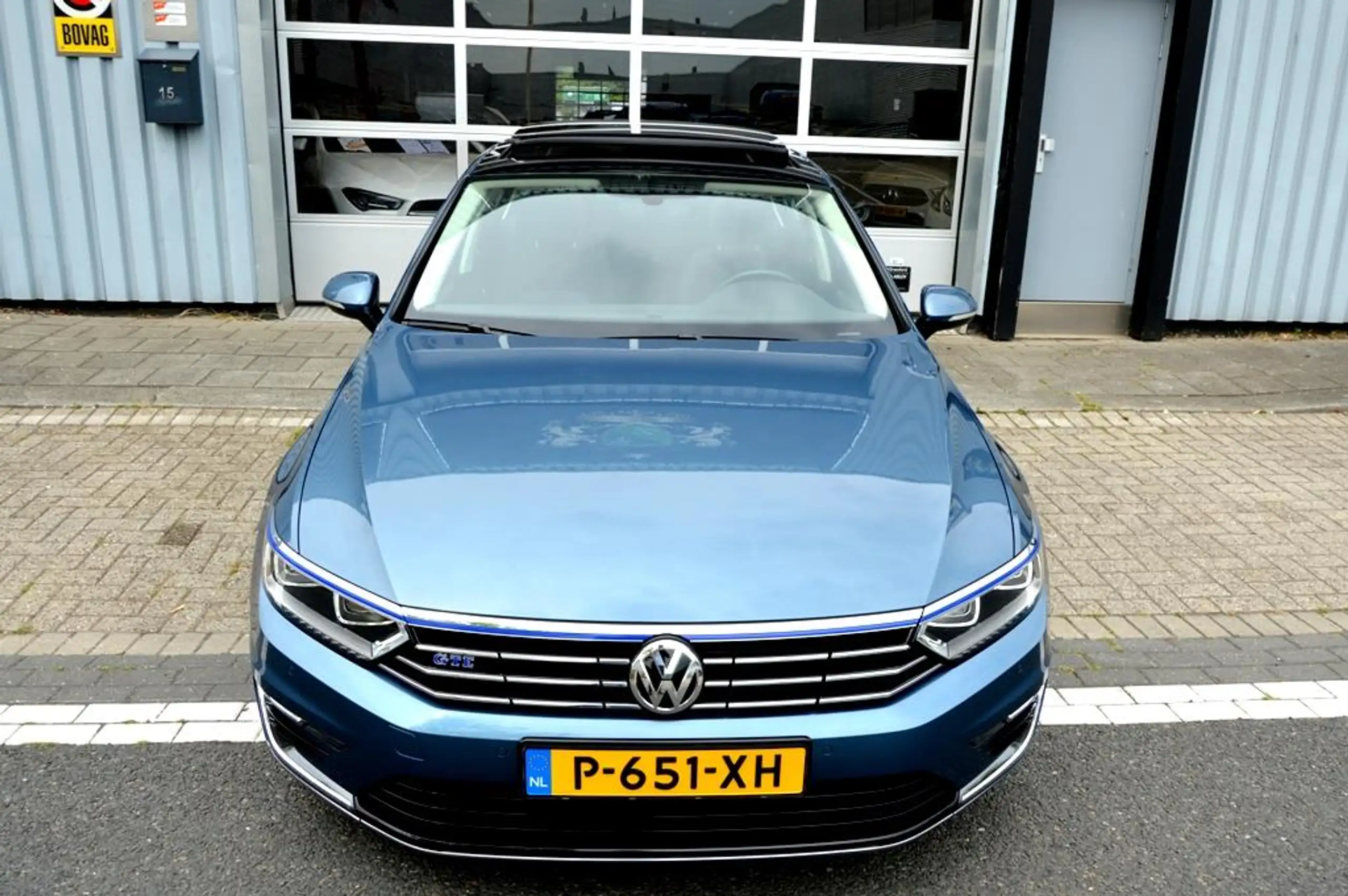 Volkswagen - Passat