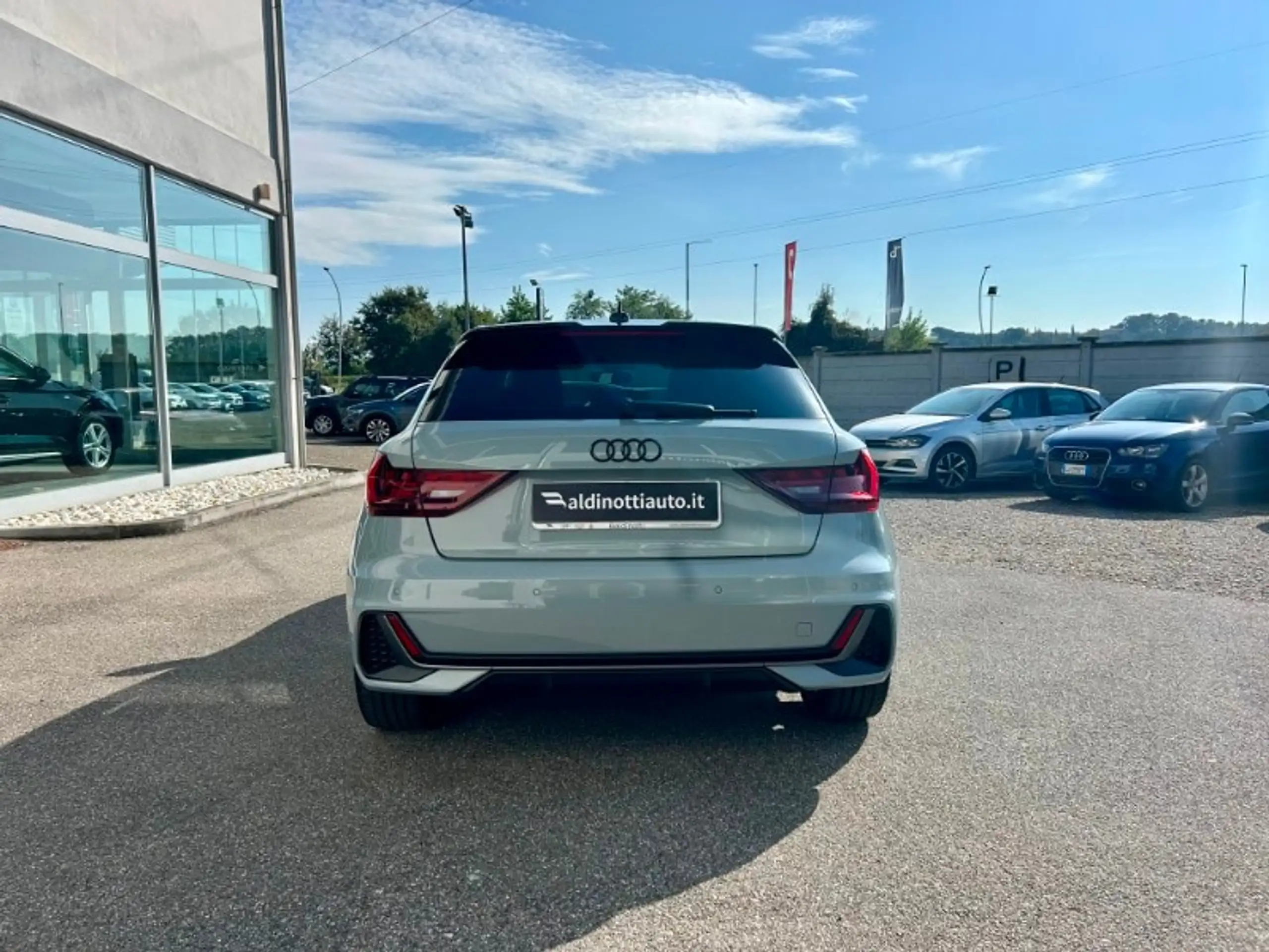 Audi - A1