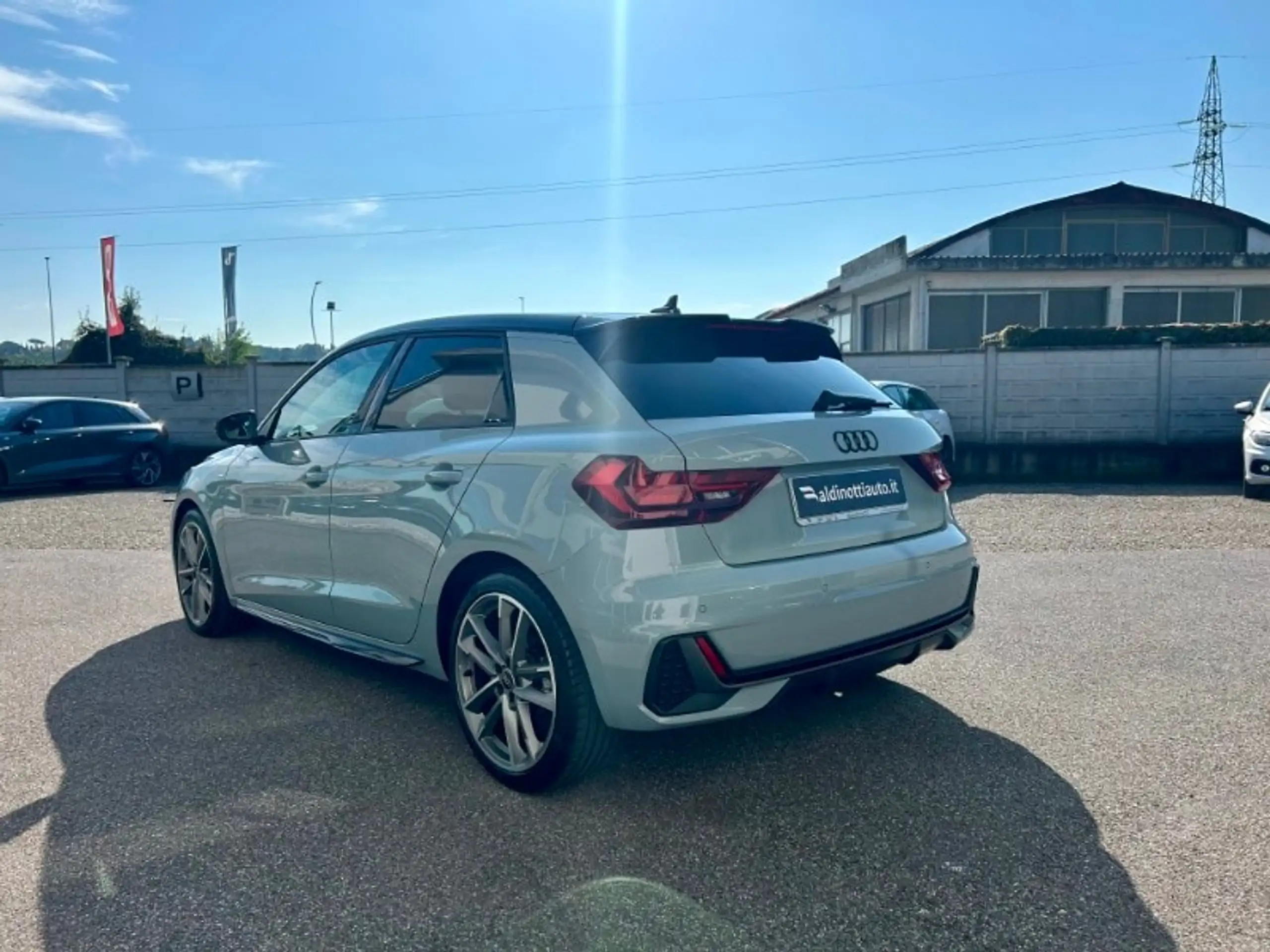 Audi - A1