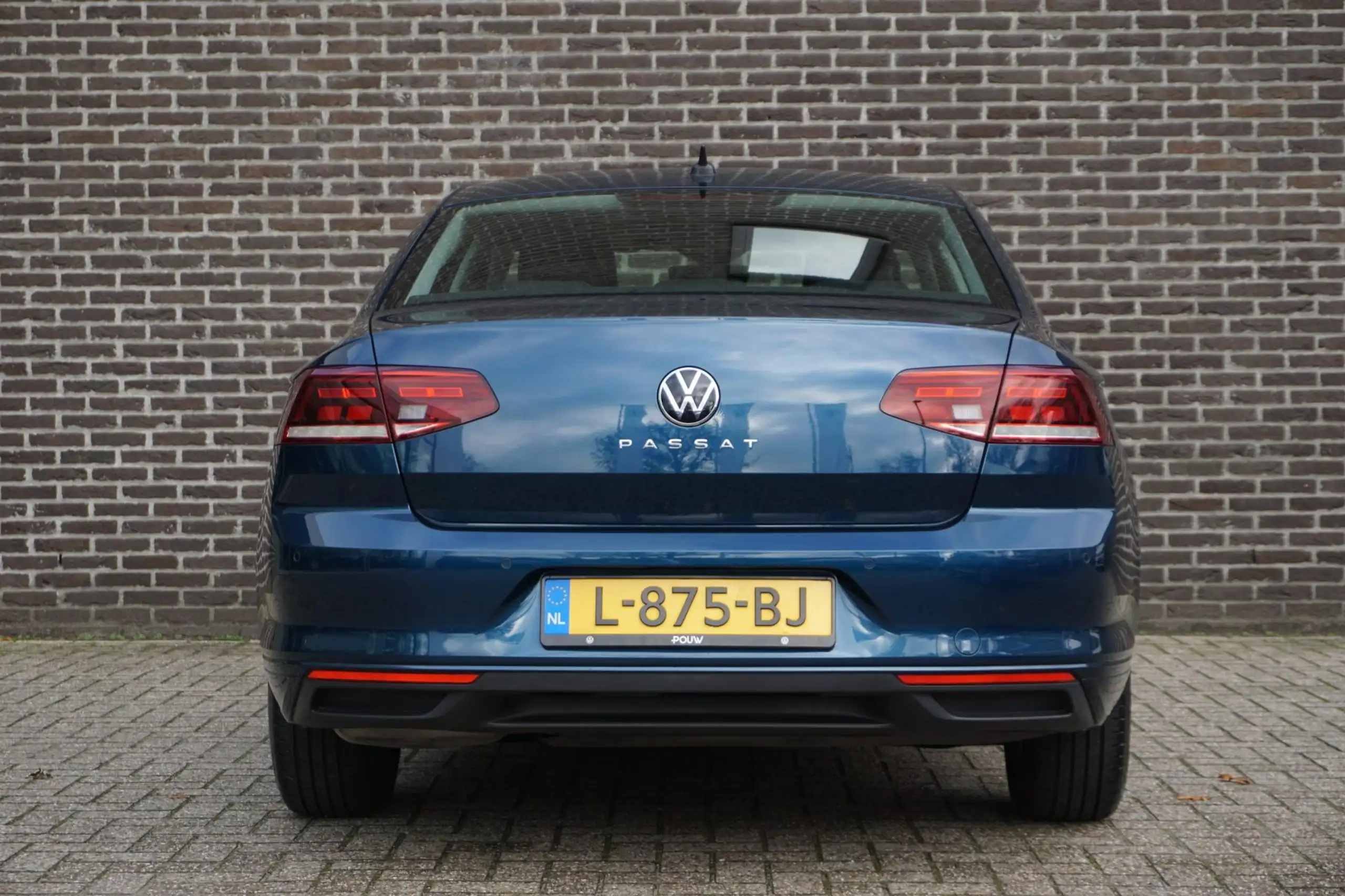 Volkswagen - Passat