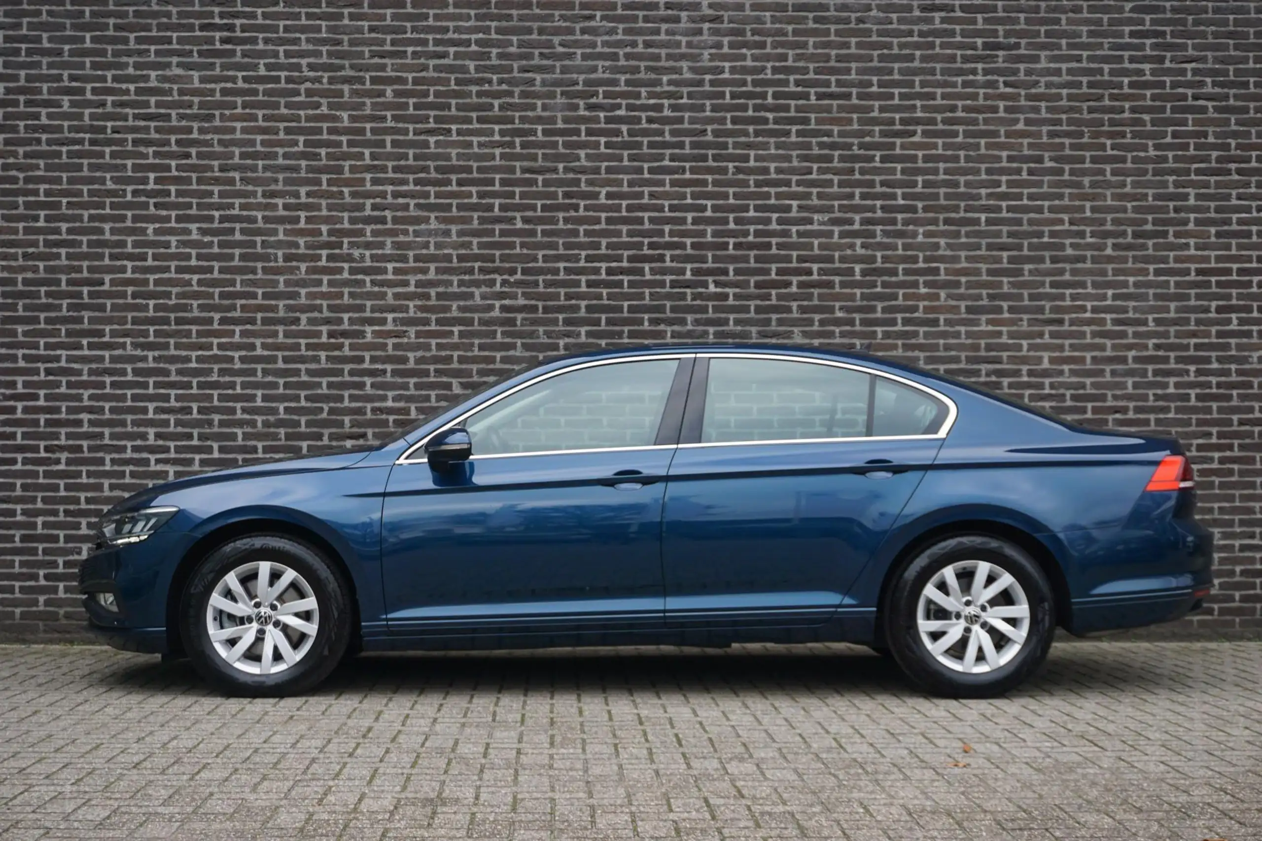 Volkswagen - Passat