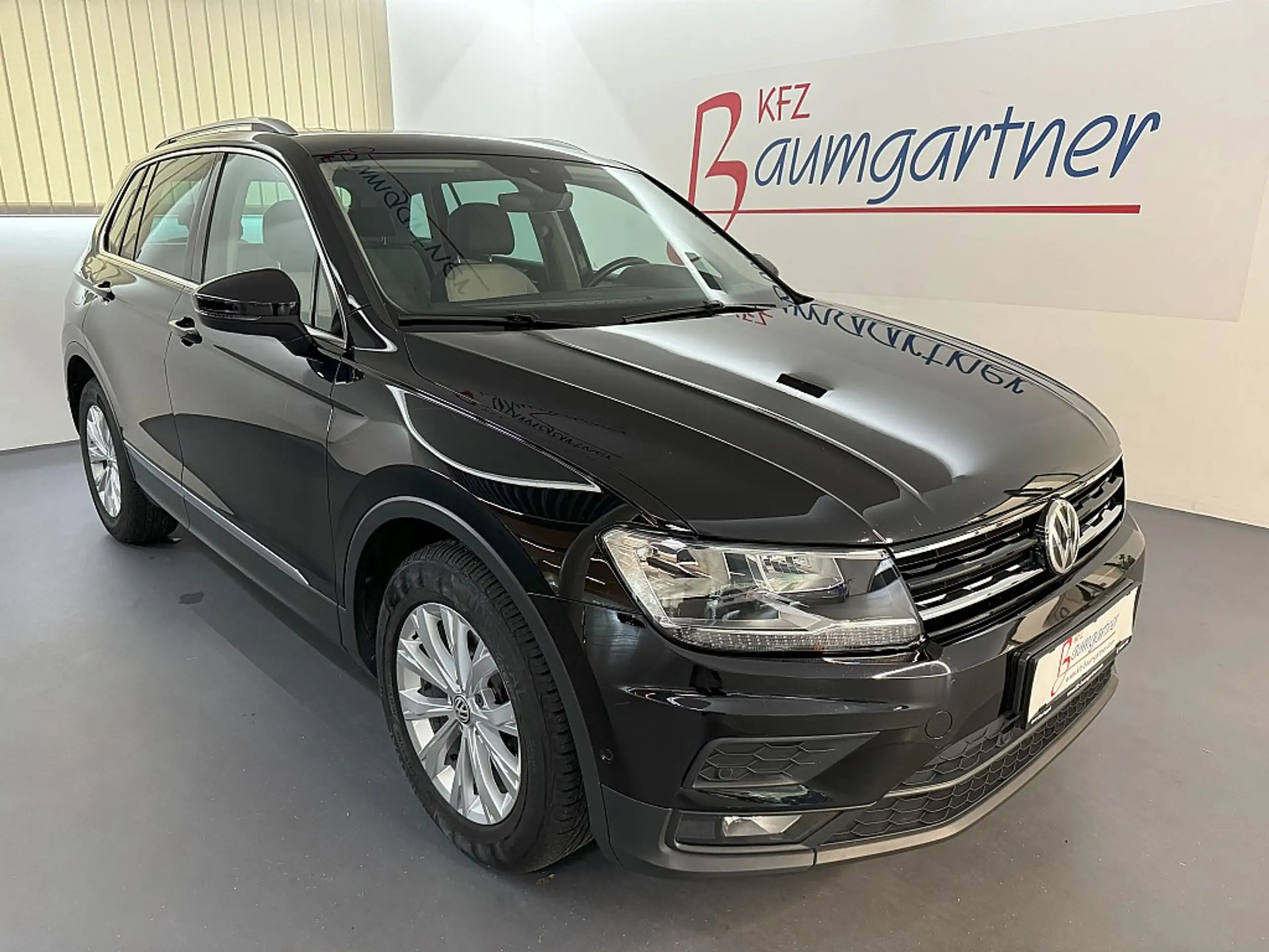 Volkswagen - Tiguan