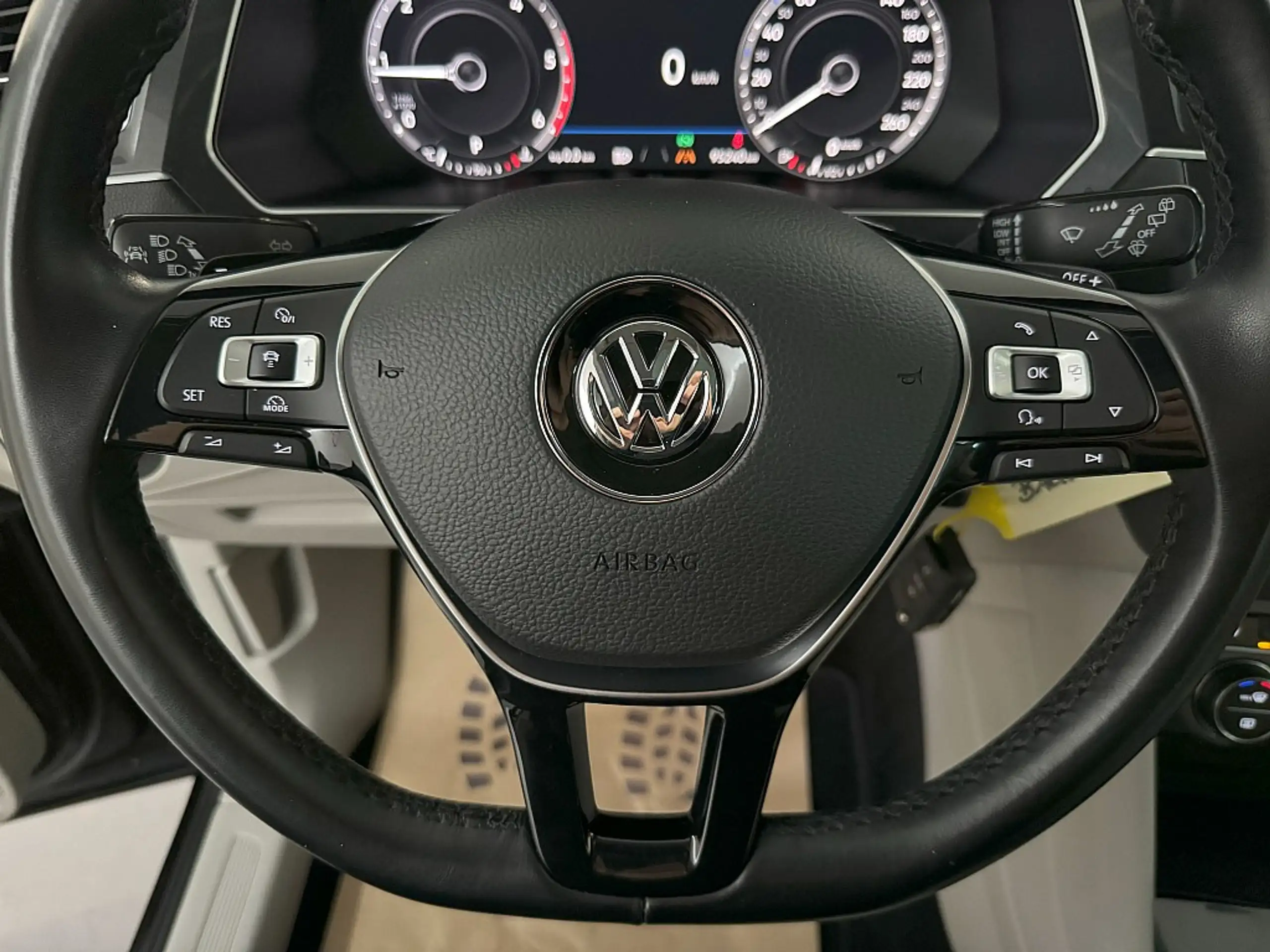 Volkswagen - Tiguan