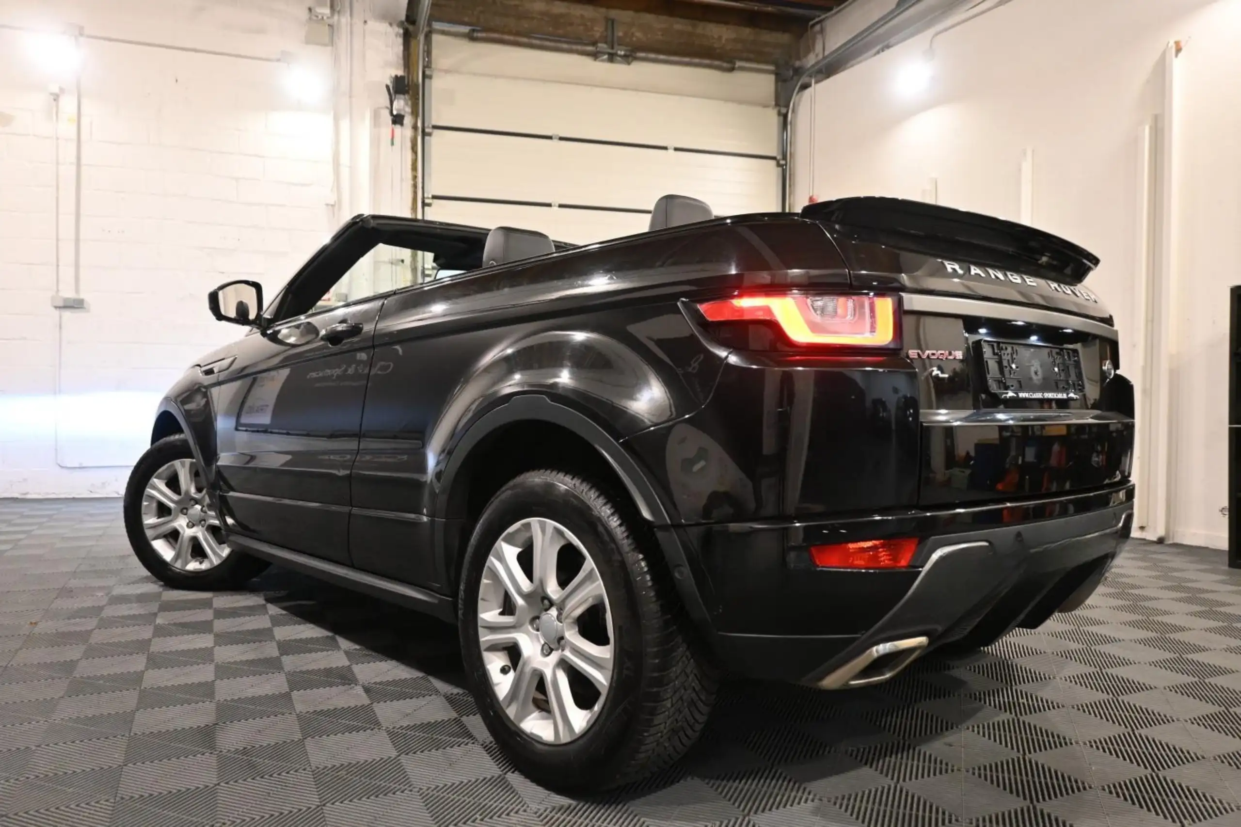 Land Rover - Range Rover Evoque