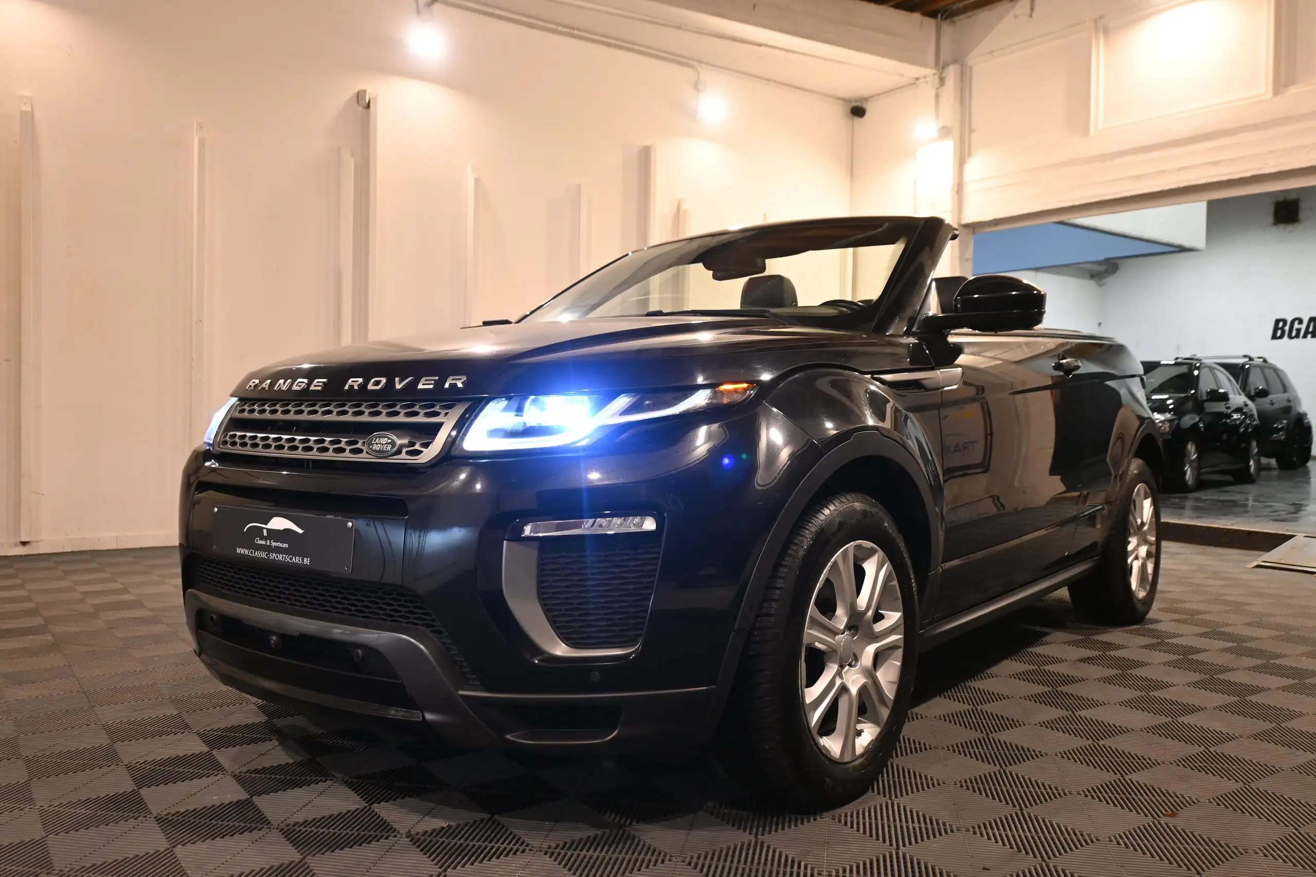 Land Rover - Range Rover Evoque