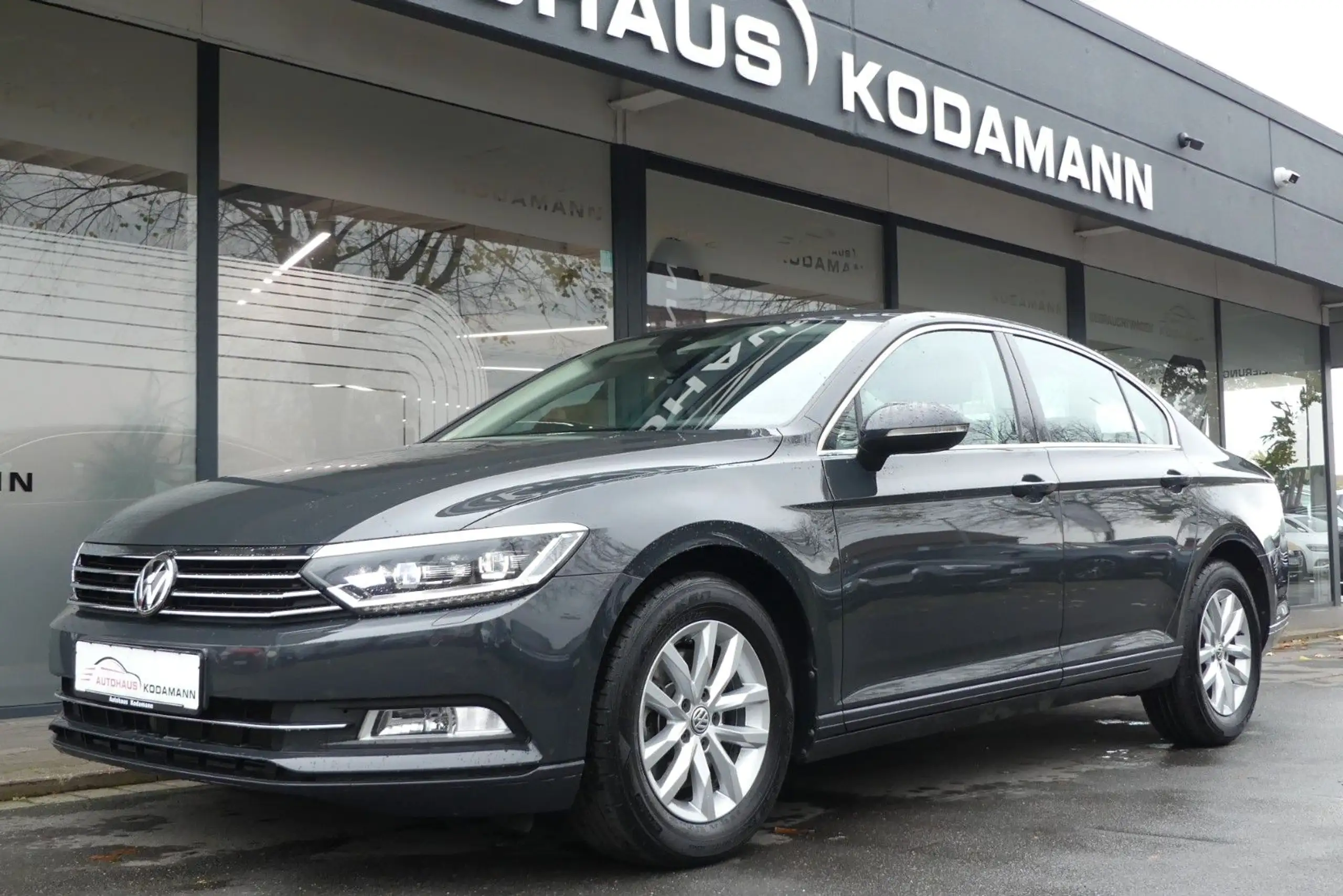 Volkswagen - Passat