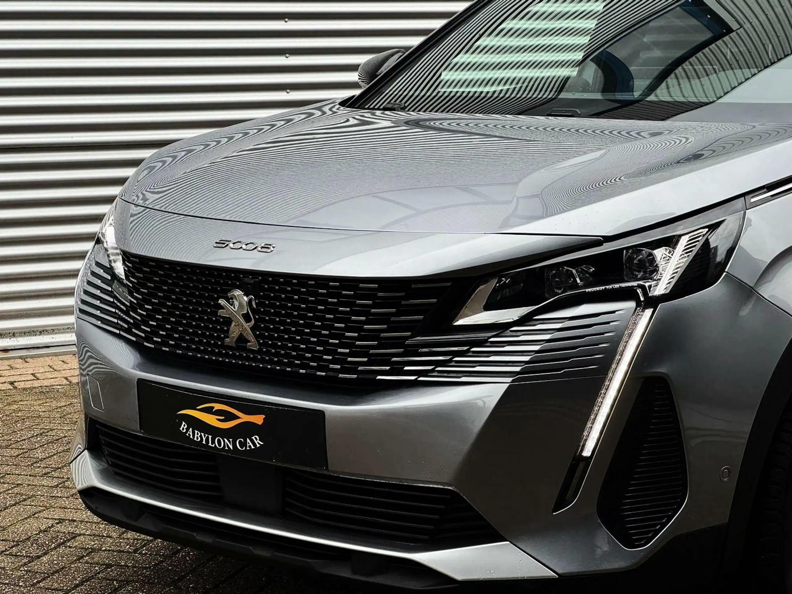 Peugeot - 5008