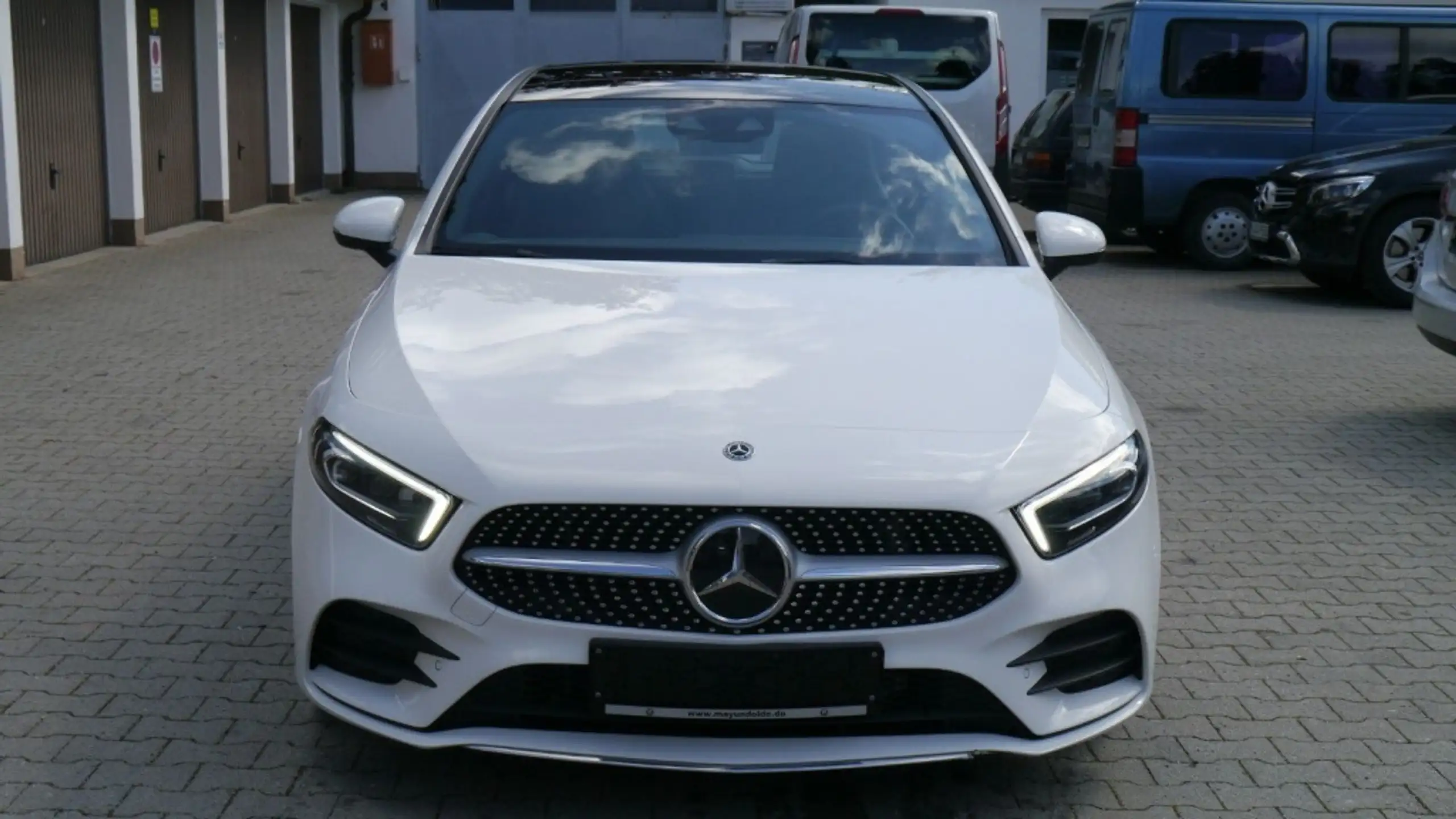 Mercedes-Benz - A 220