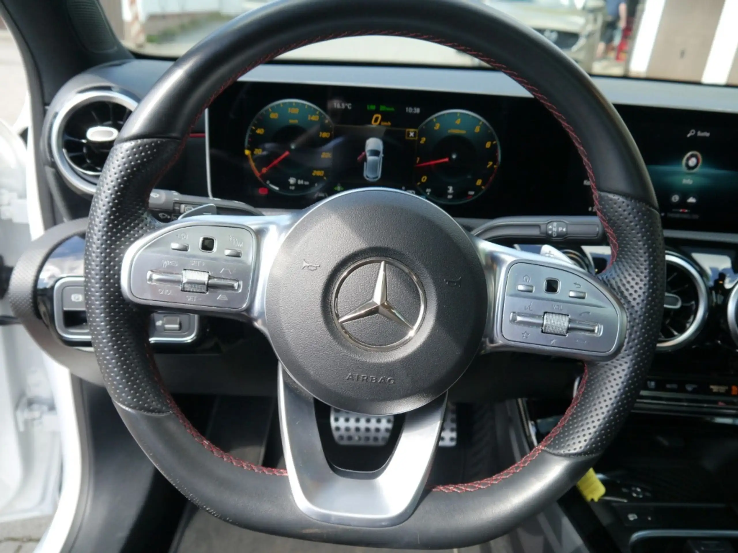 Mercedes-Benz - A 220