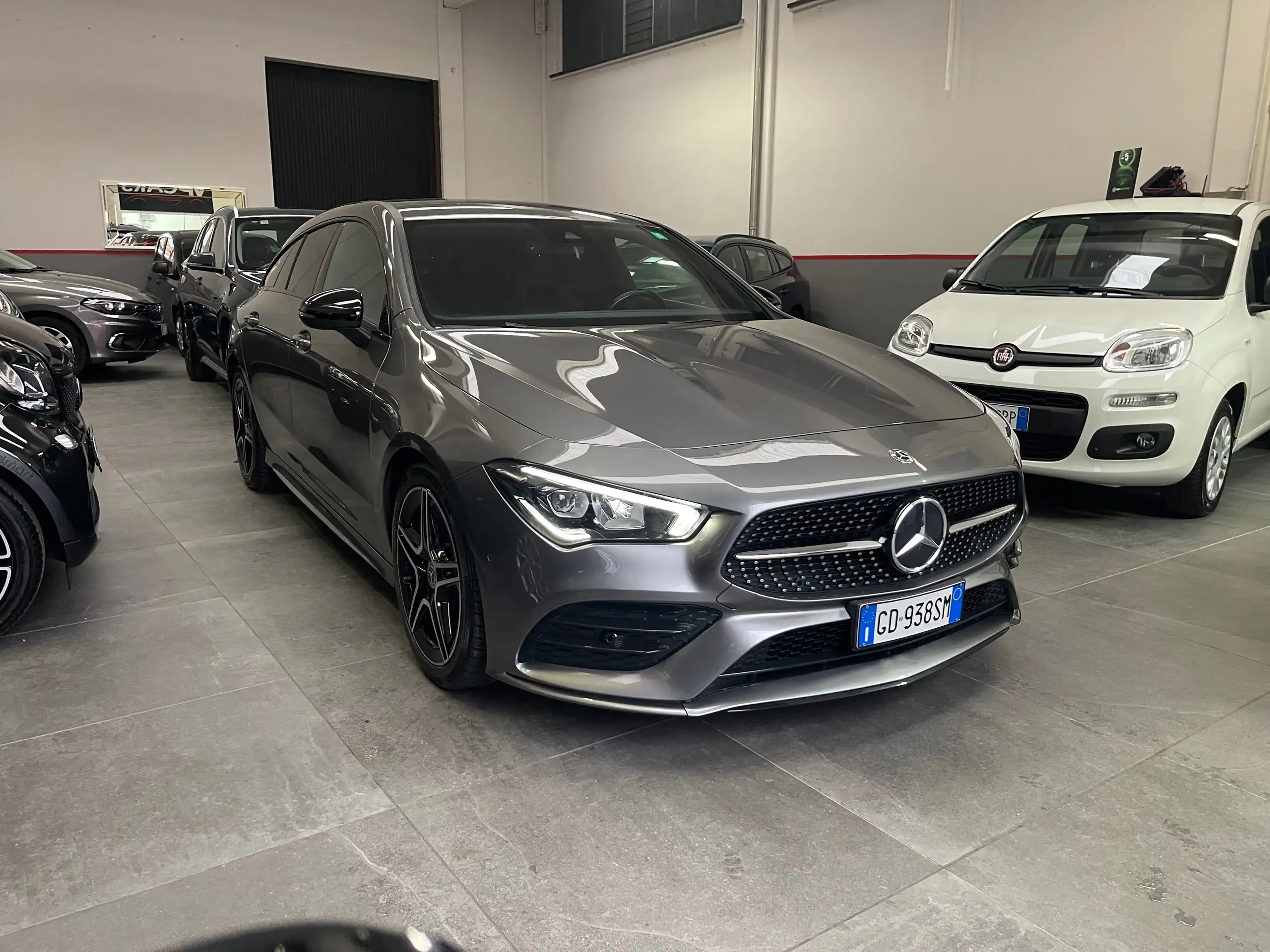 Mercedes-Benz - CLA 200