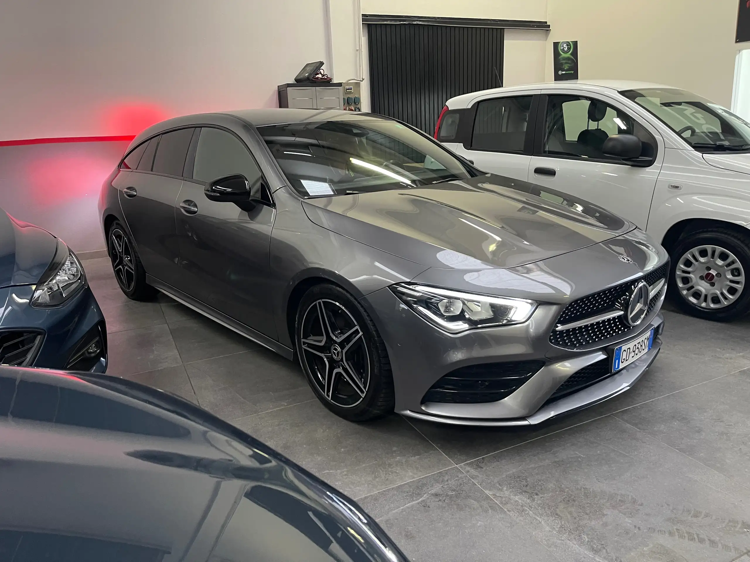 Mercedes-Benz - CLA 200