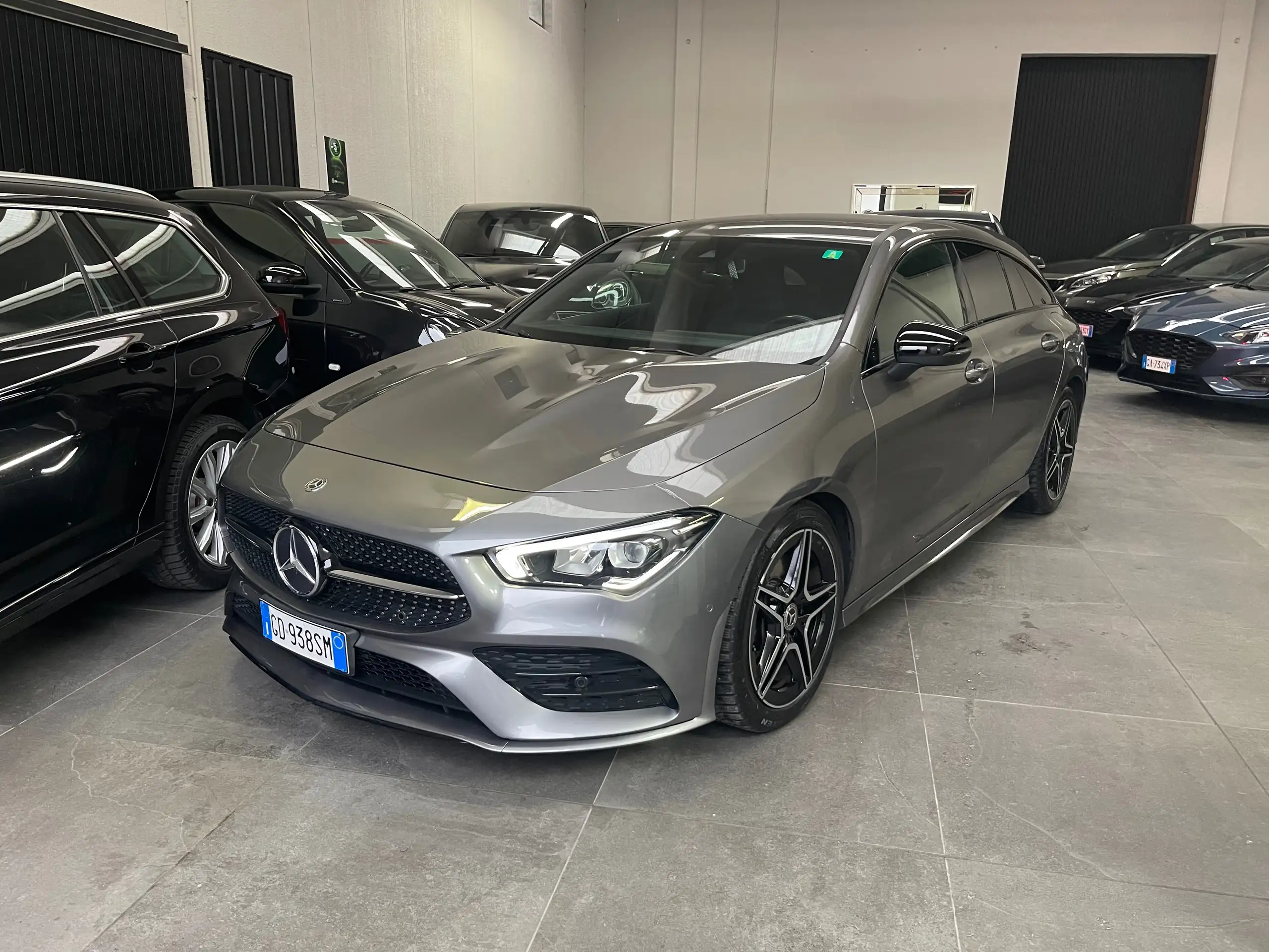 Mercedes-Benz - CLA 200