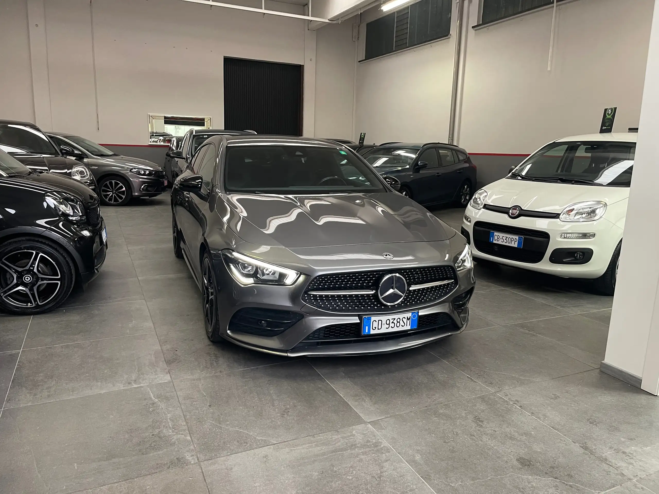 Mercedes-Benz - CLA 200