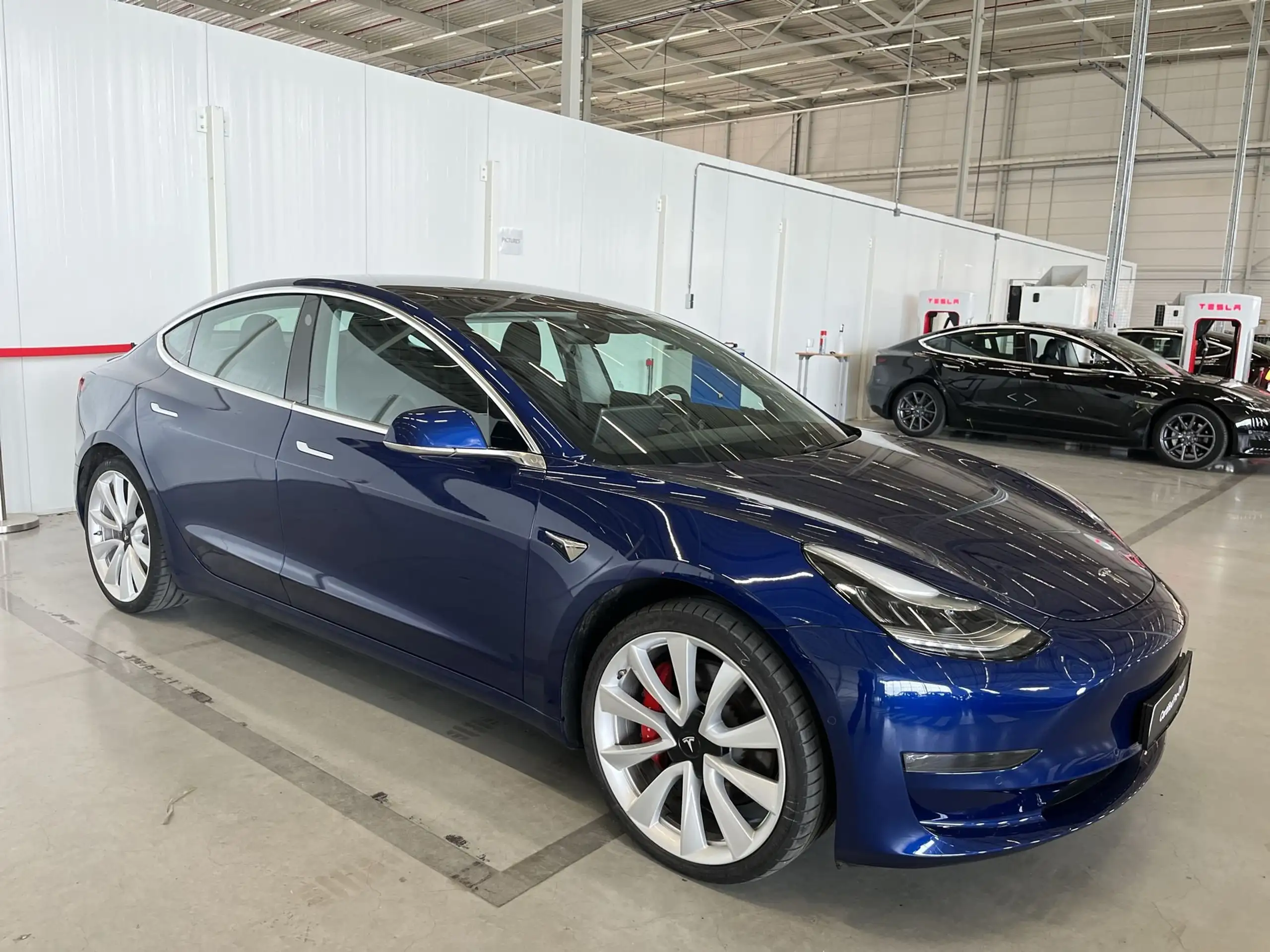 Tesla - Model 3