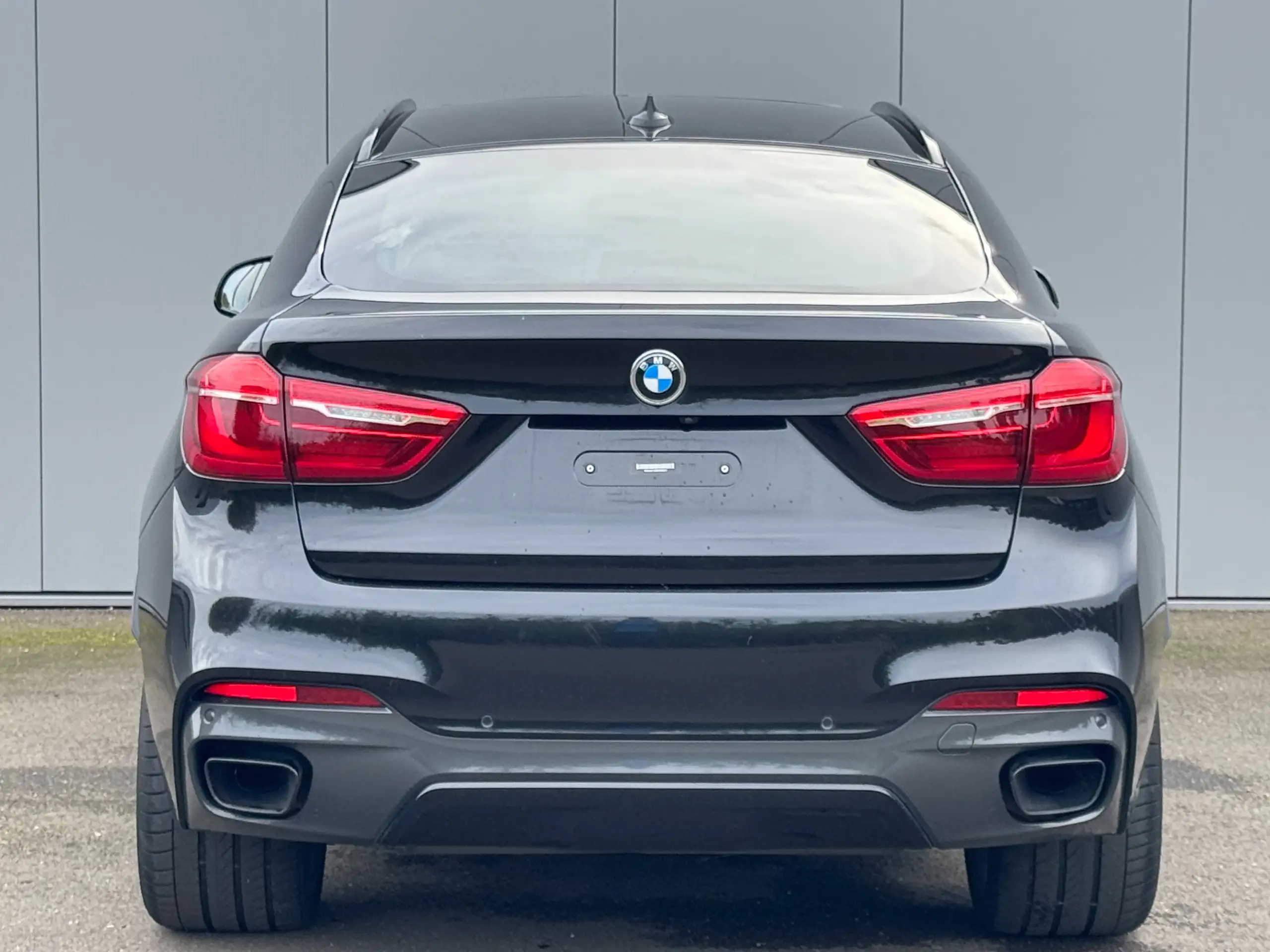 BMW - X6 M