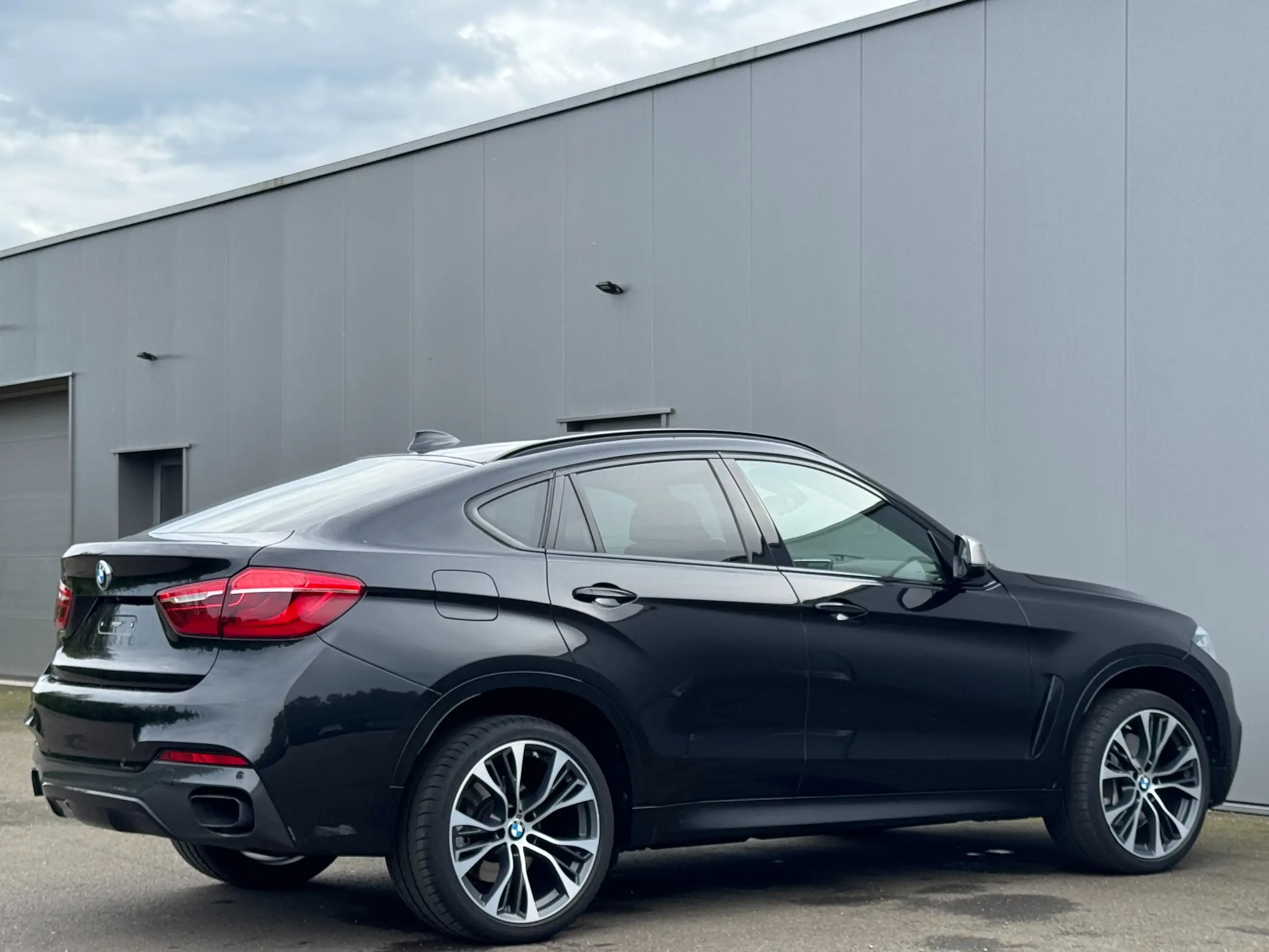 BMW - X6 M