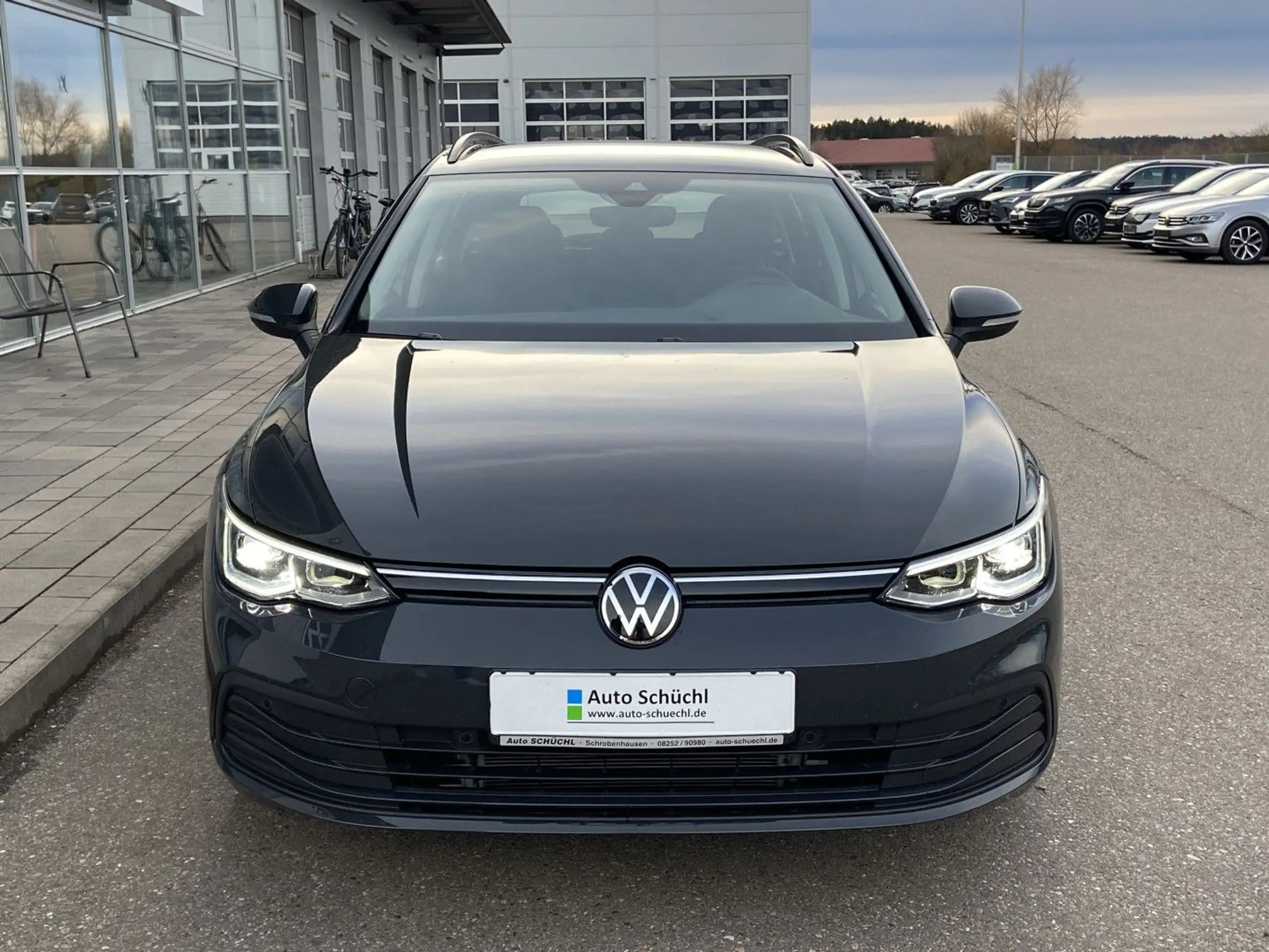 Volkswagen - Golf