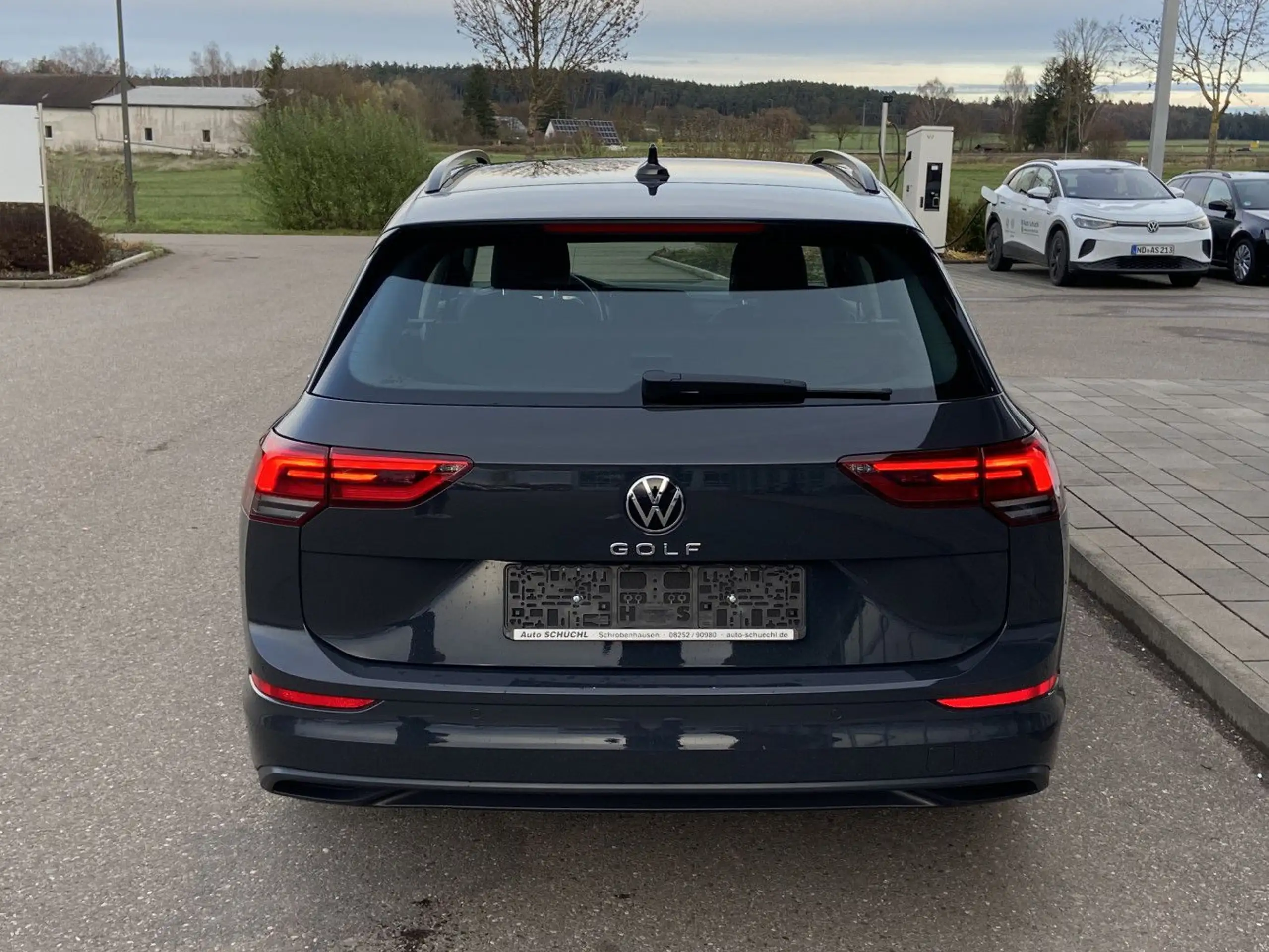 Volkswagen - Golf