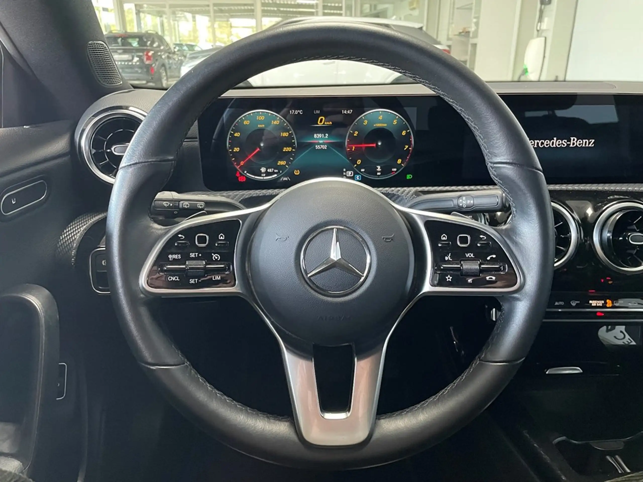 Mercedes-Benz - CLA 180