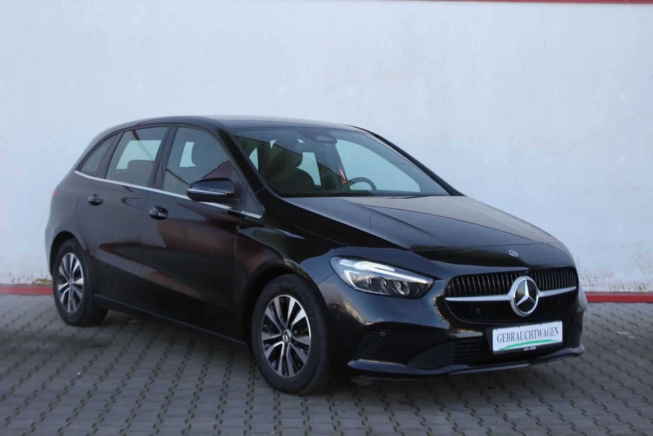 Mercedes-Benz B 180 2023