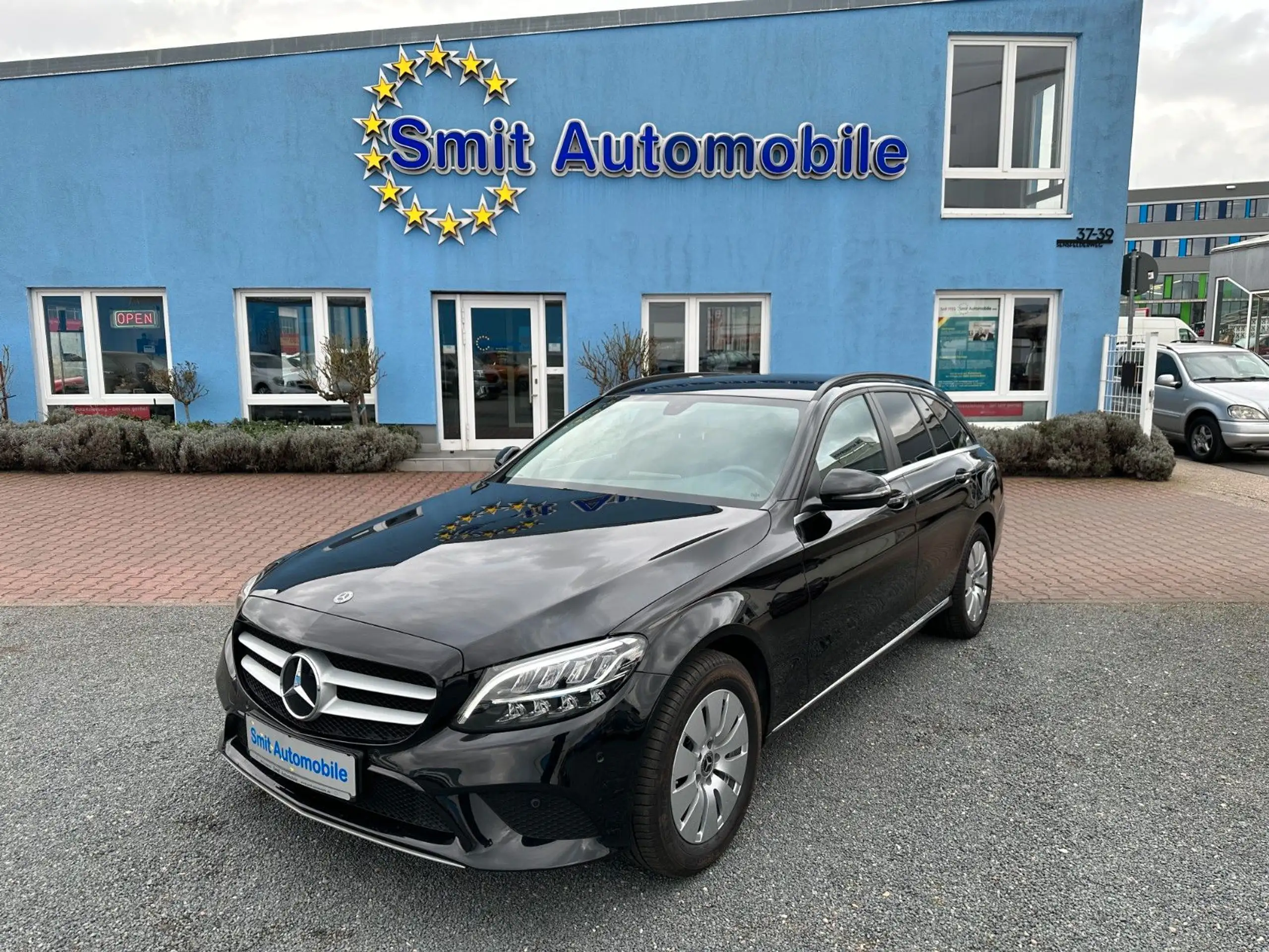 Mercedes-Benz - C 220