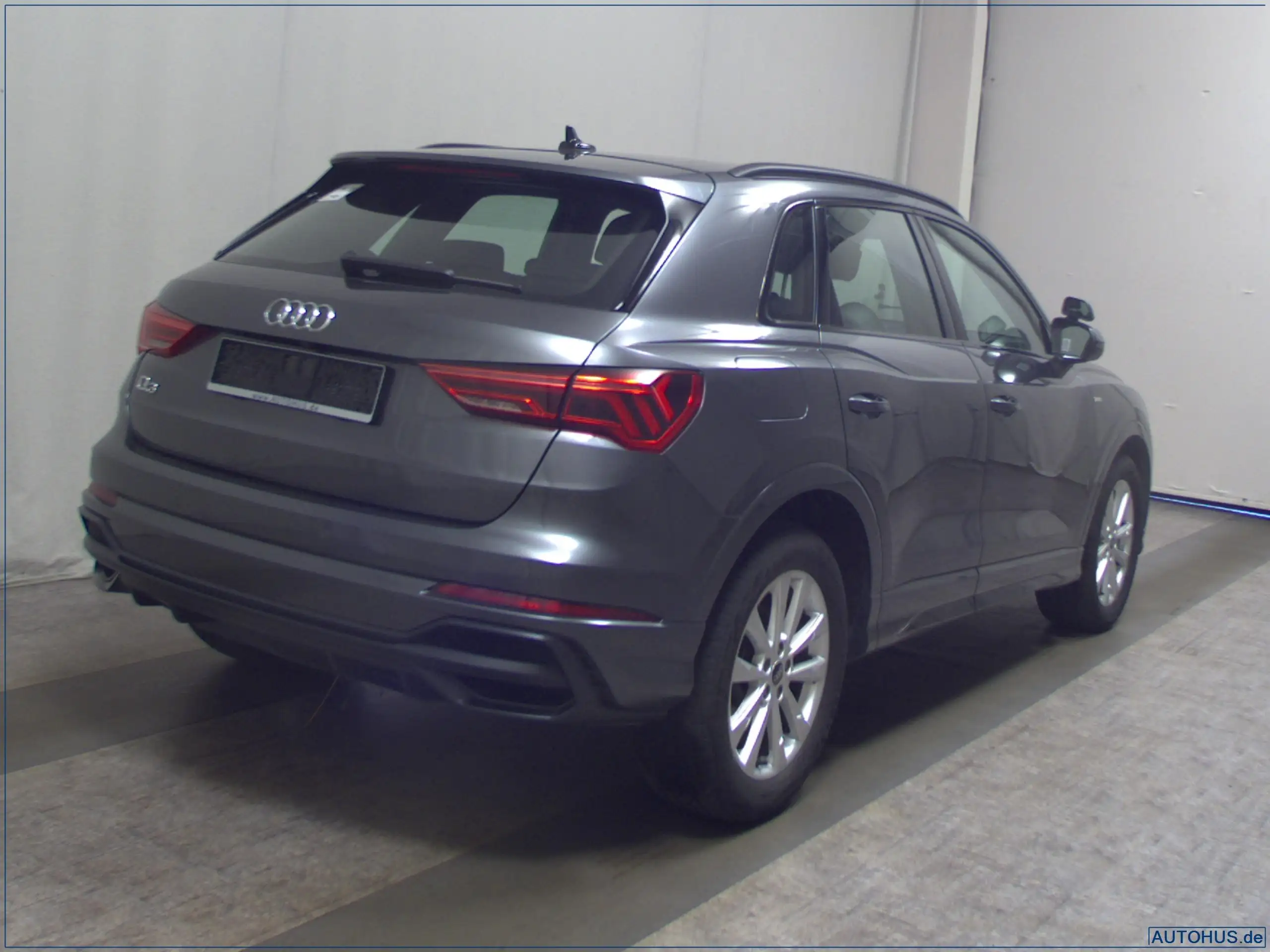 Audi - Q3