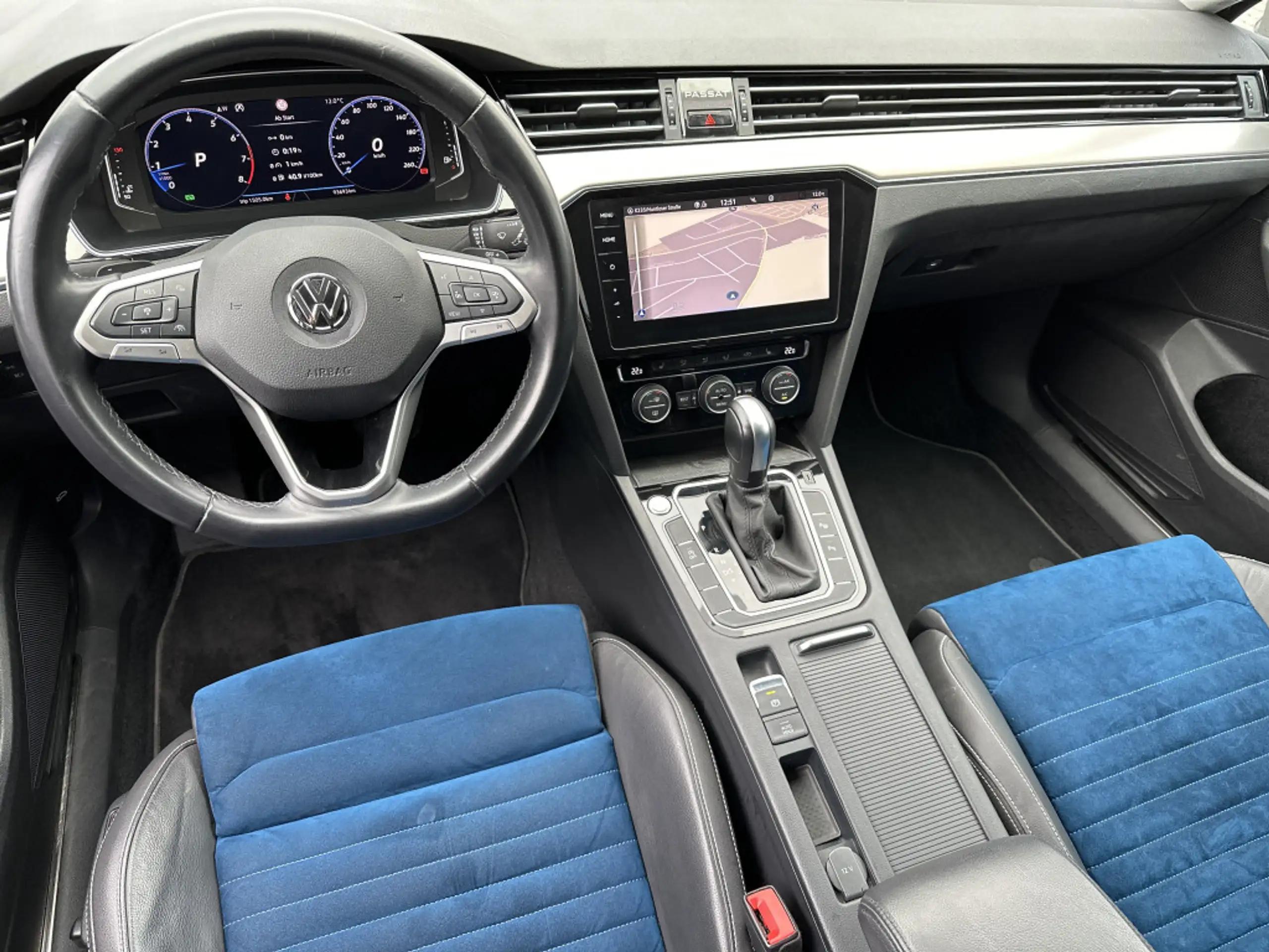 Volkswagen - Passat