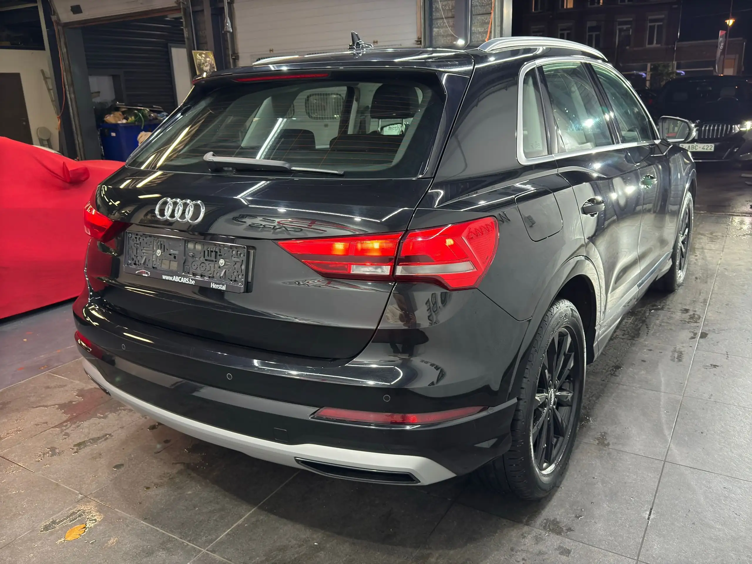 Audi - Q3