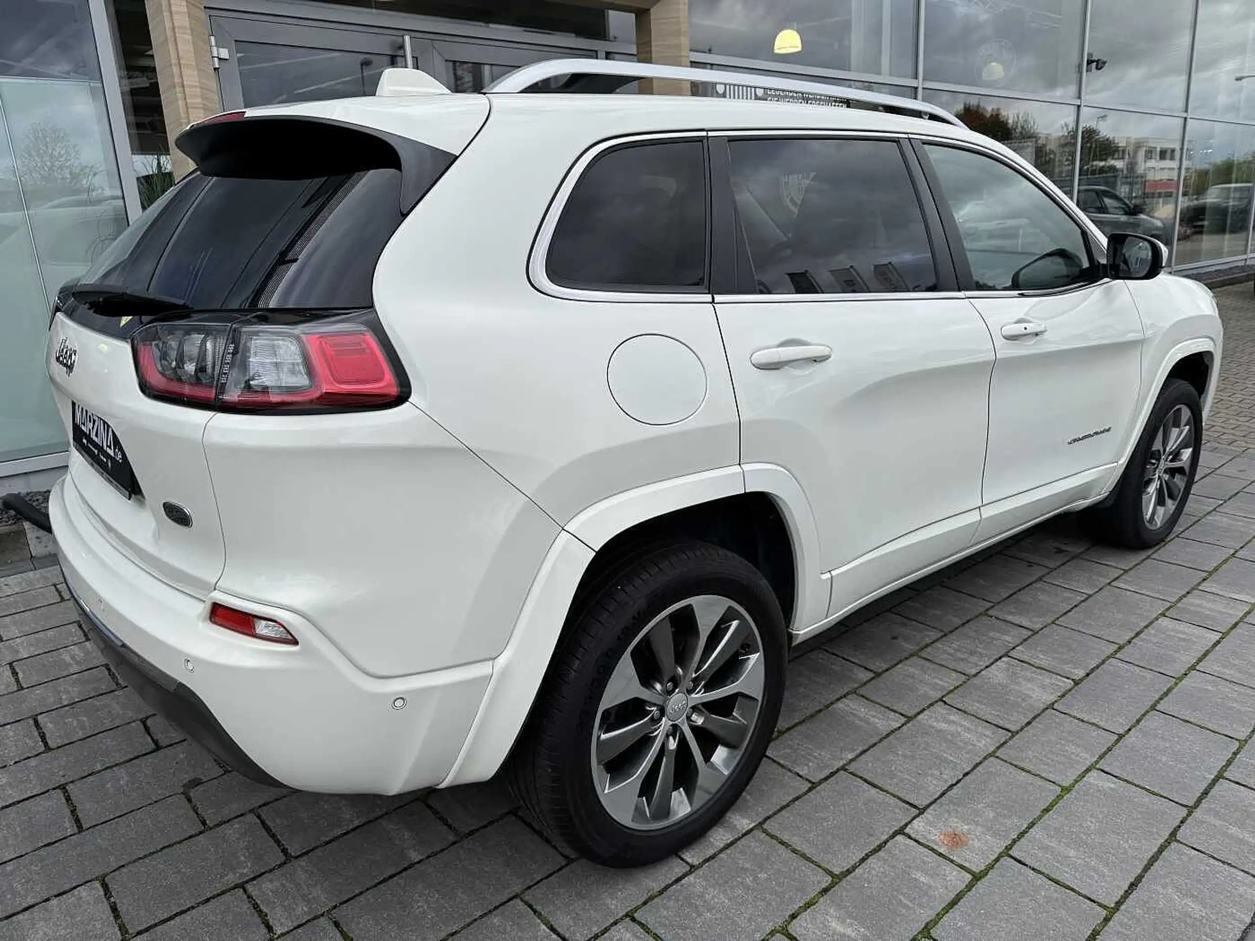 Jeep - Cherokee