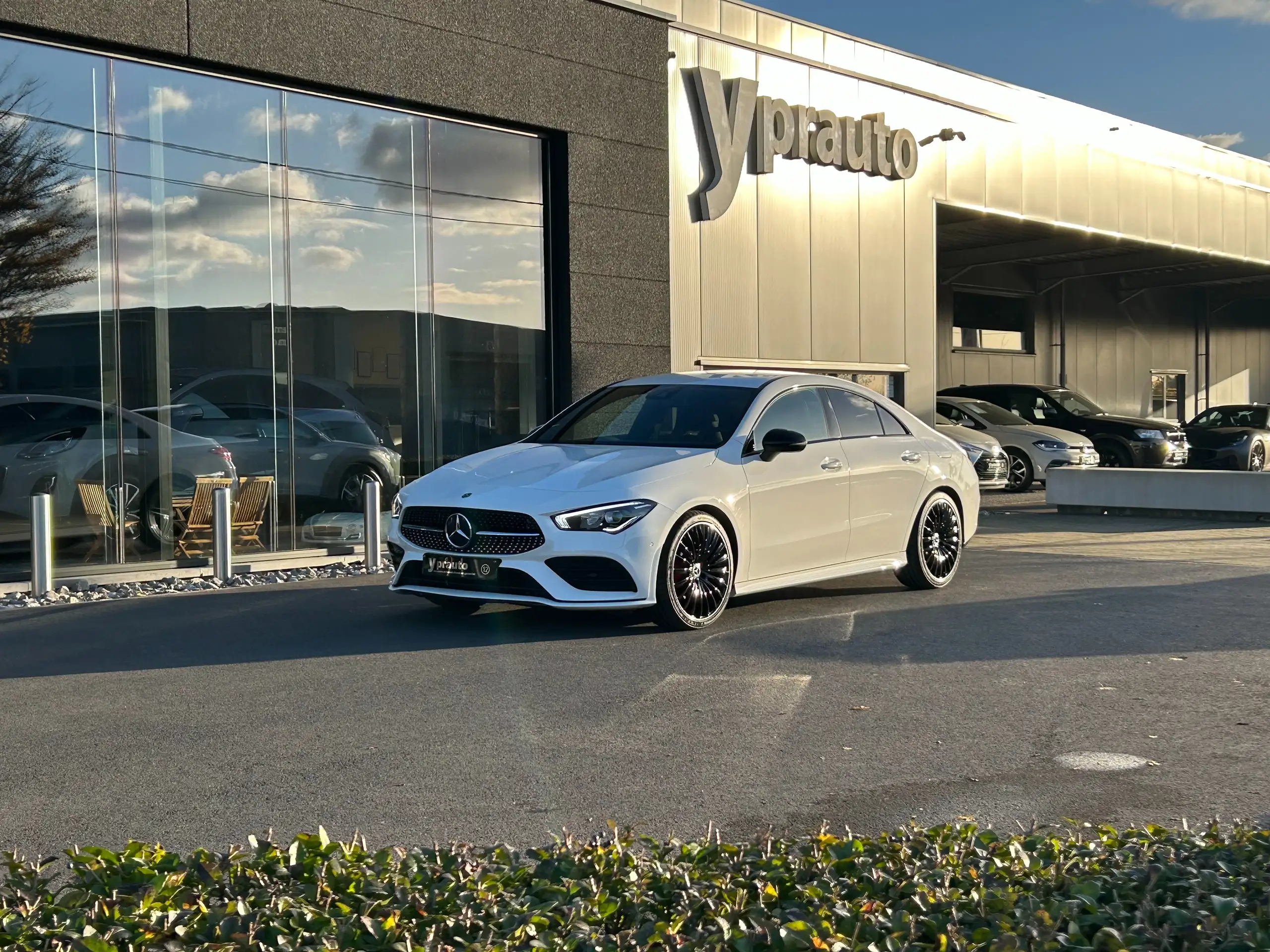 Mercedes-Benz - CLA 180