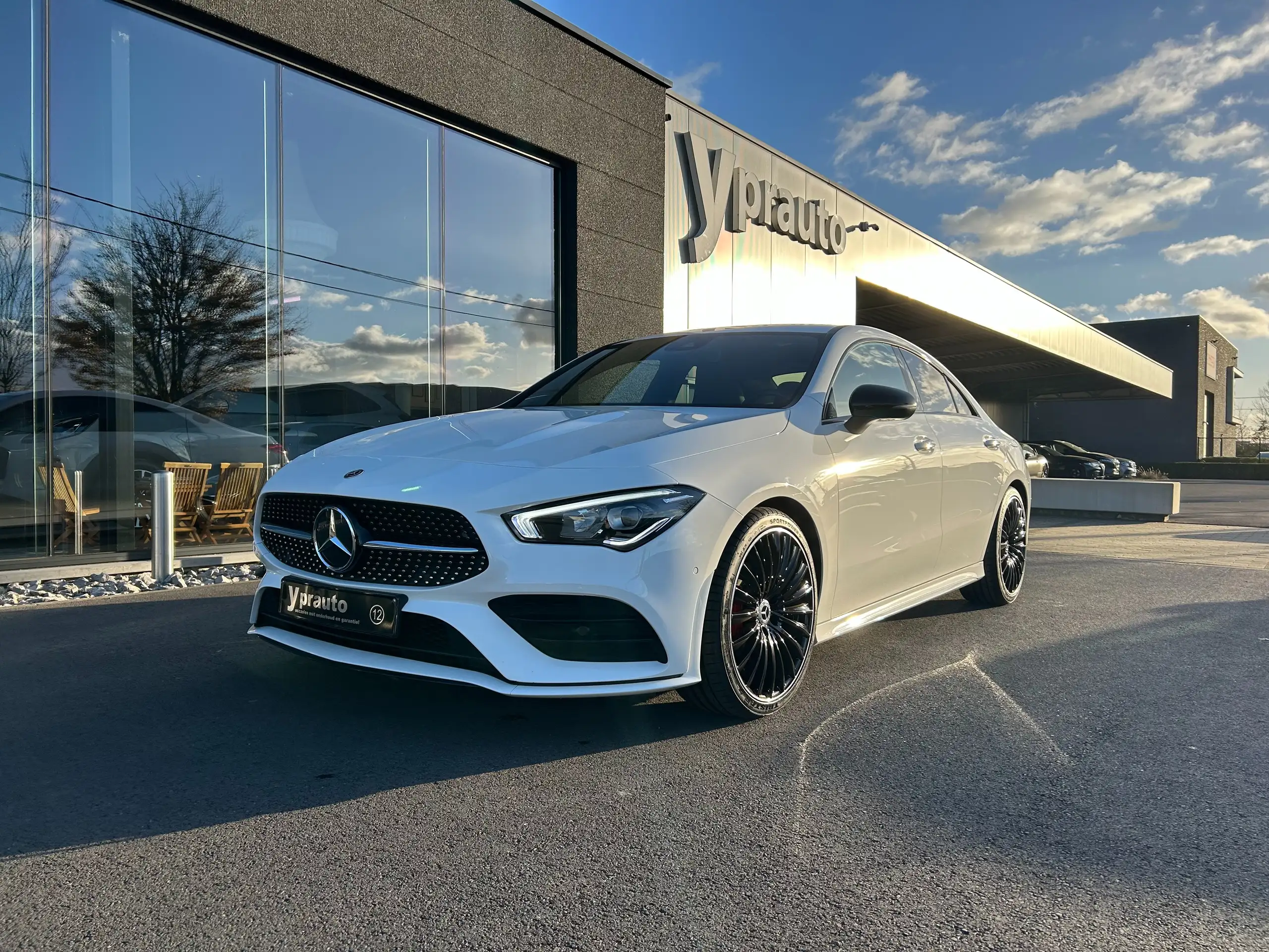 Mercedes-Benz - CLA 180