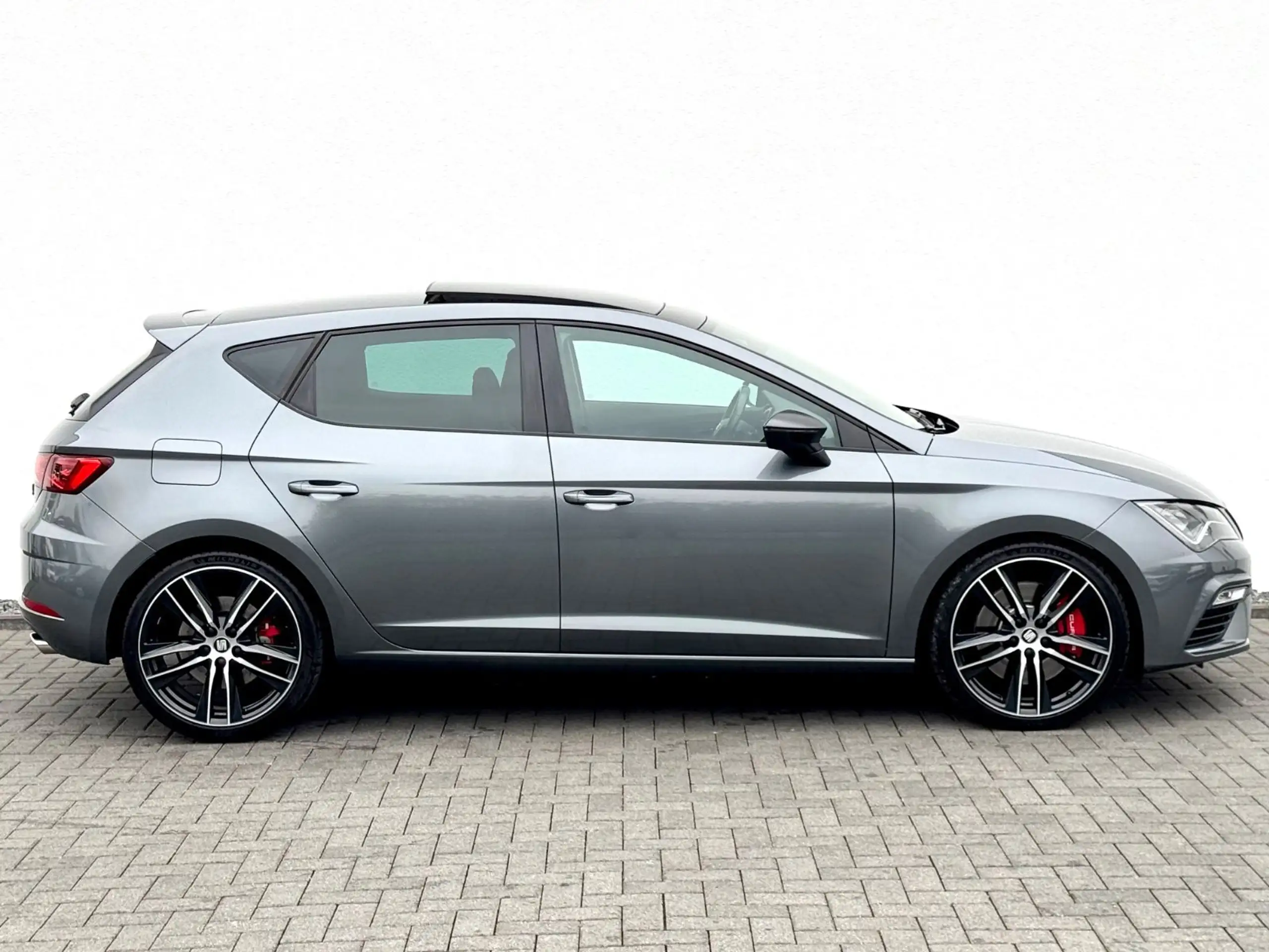 SEAT - Leon