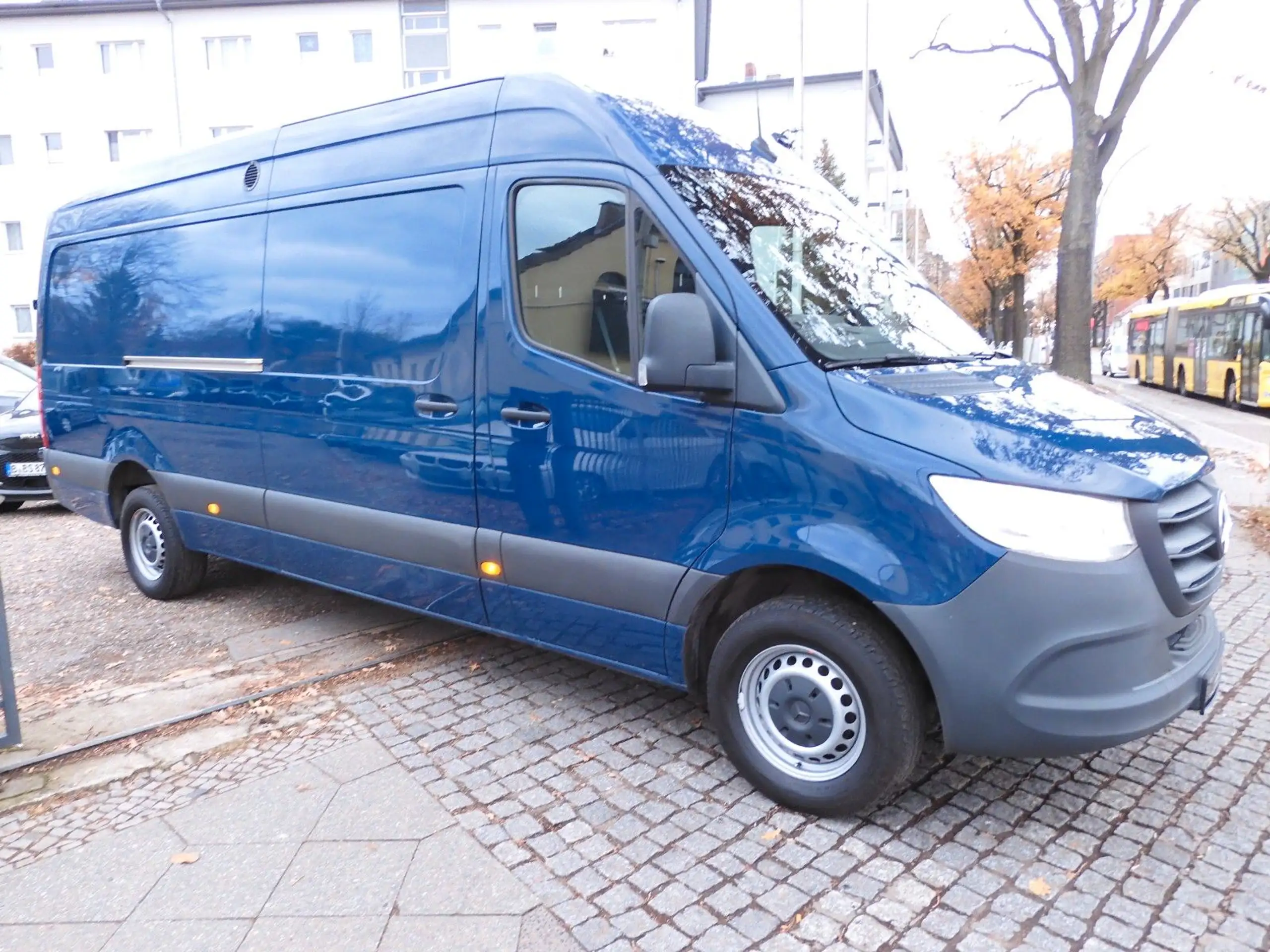 Mercedes-Benz - Sprinter