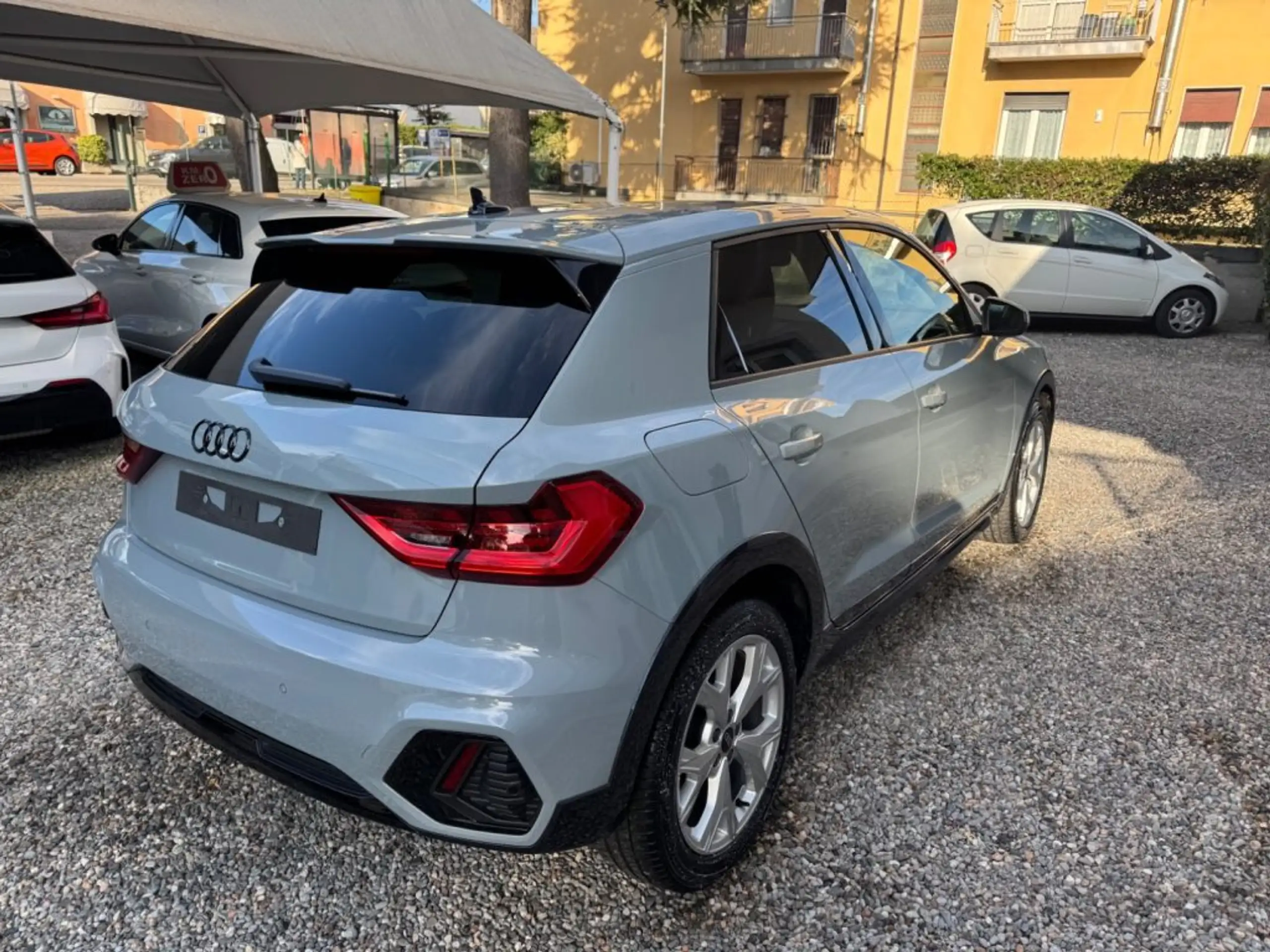 Audi - A1