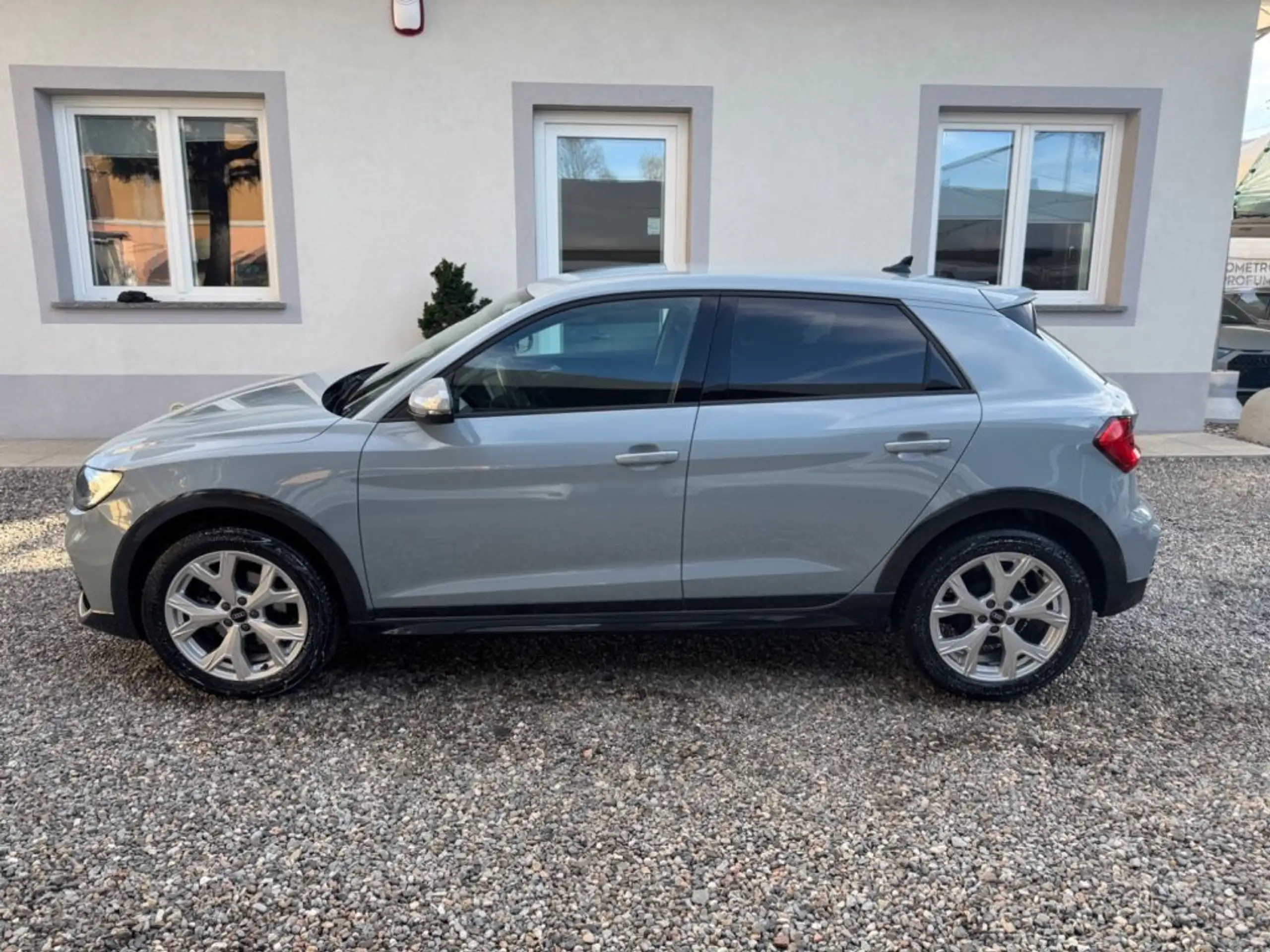 Audi - A1