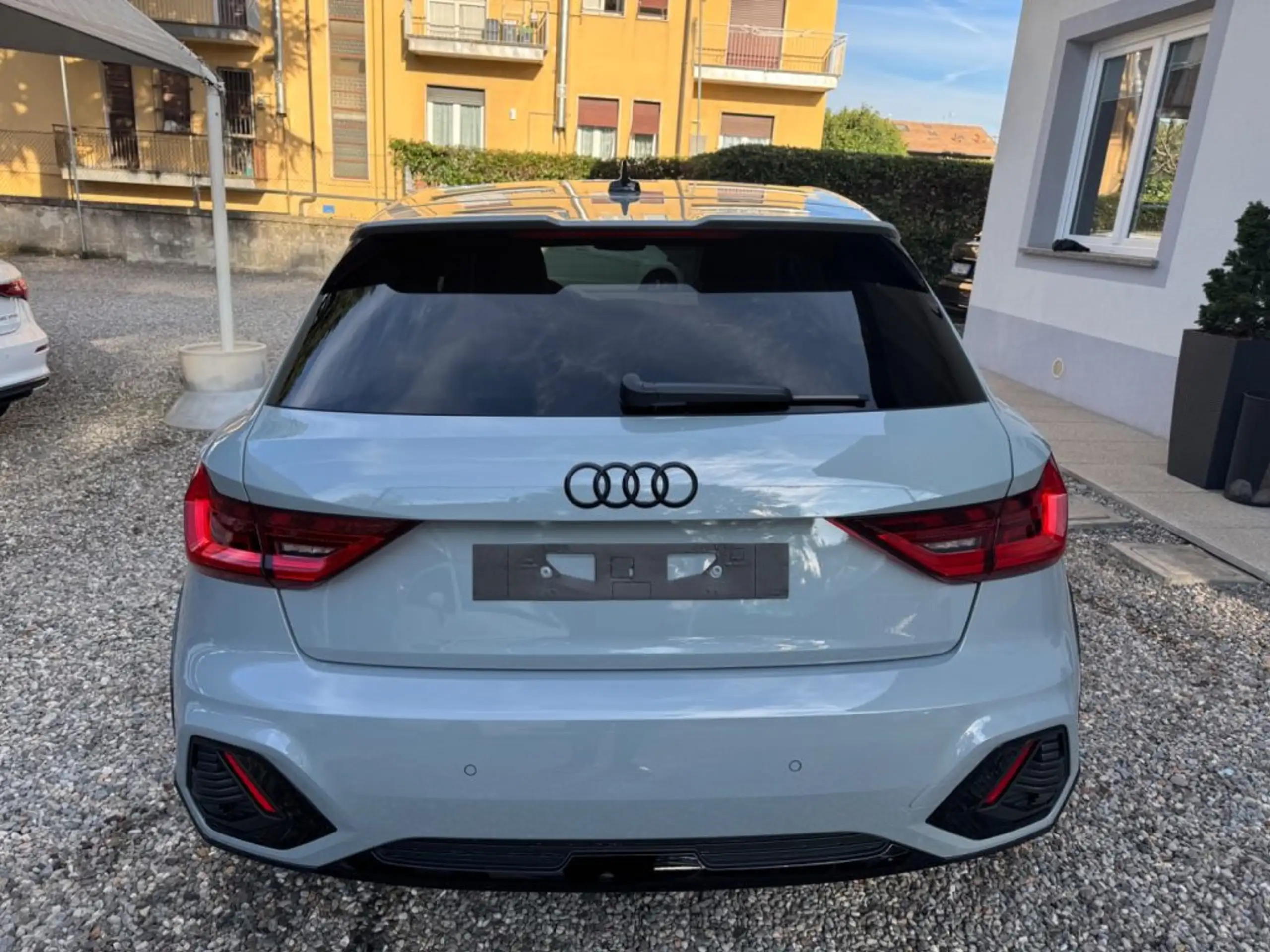 Audi - A1