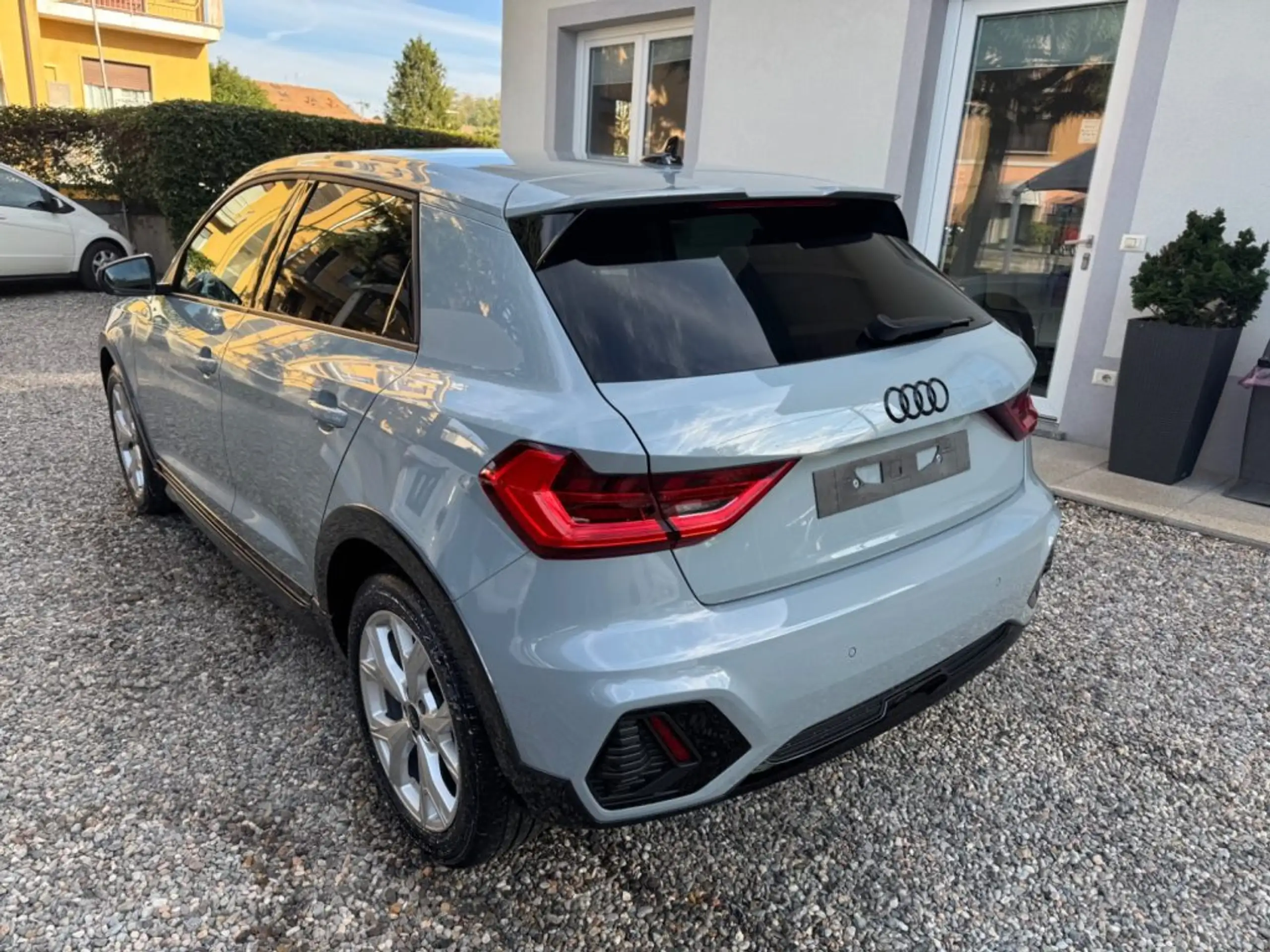 Audi - A1