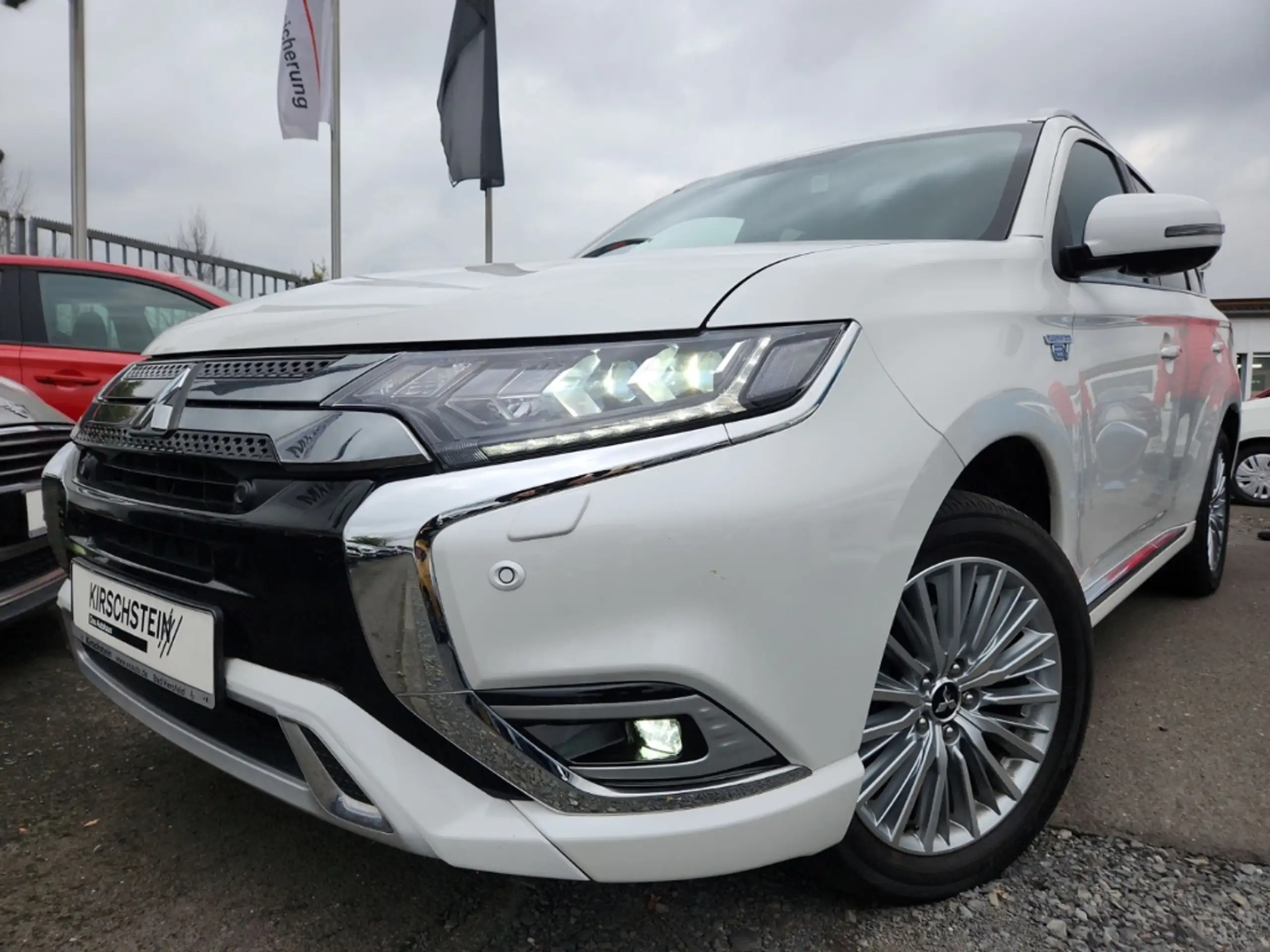 Mitsubishi - Outlander