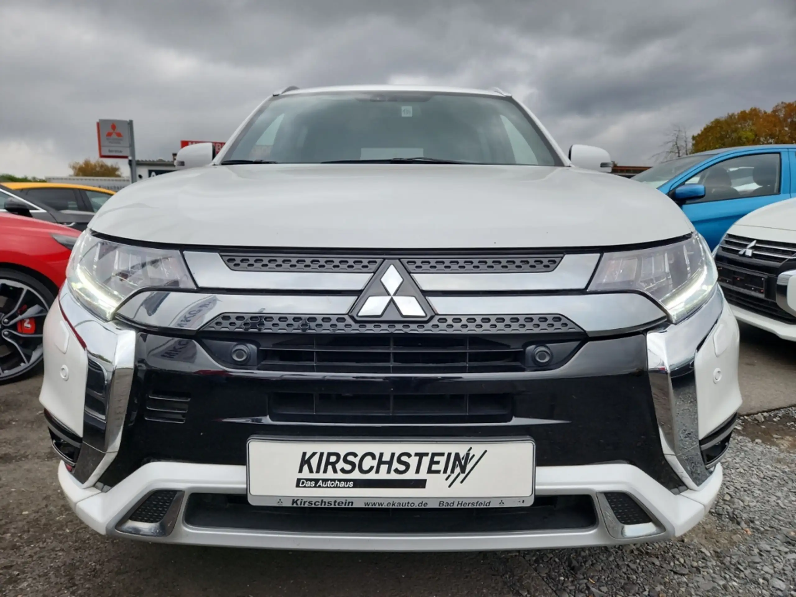 Mitsubishi - Outlander